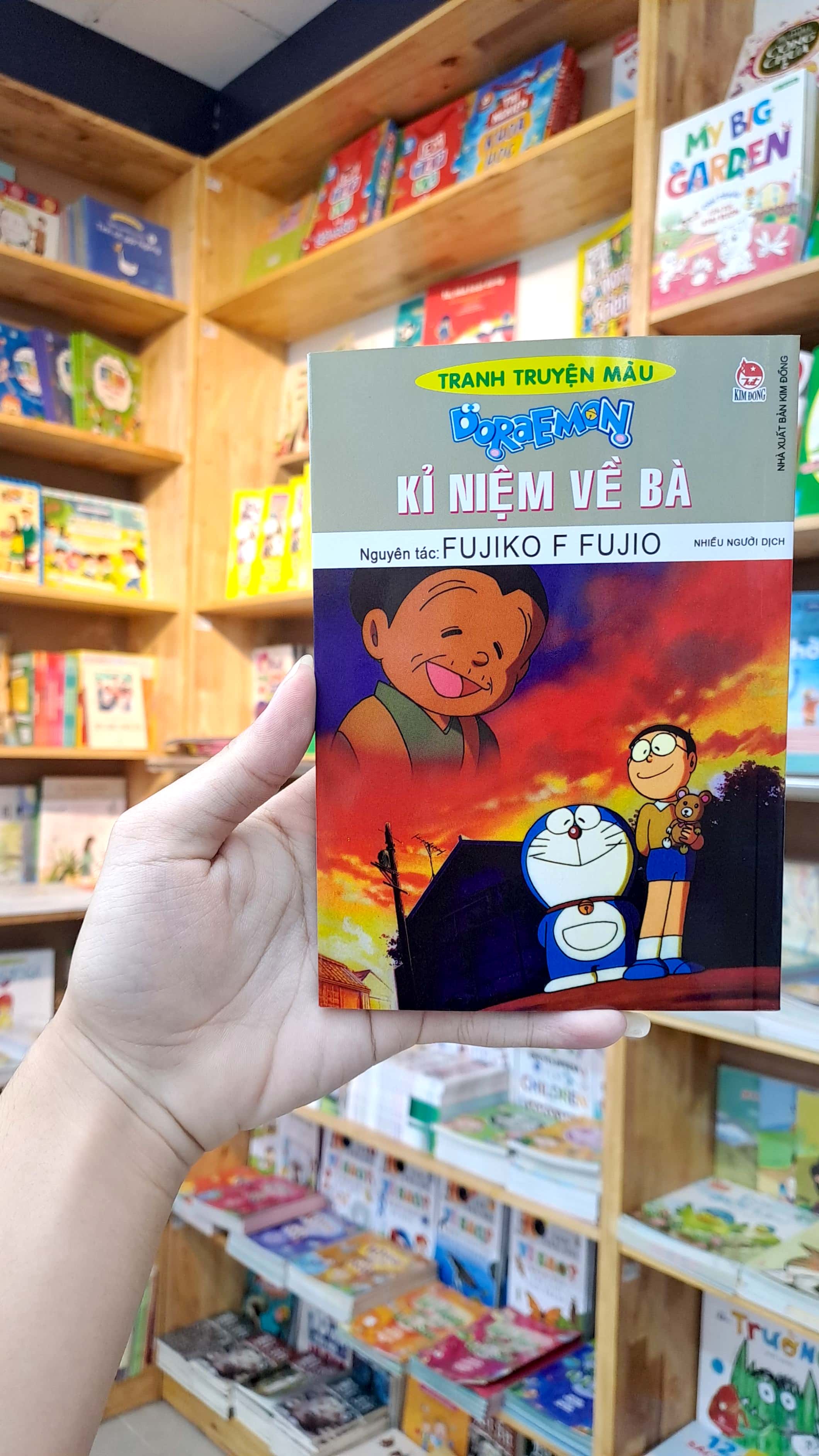 doraemon - tranh truyện màu - kỉ niệm về bà (tái bản 2023) - Ảnh 9