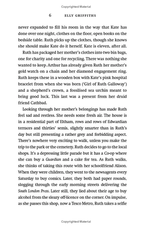 dr ruth galloway mysteries 14: the locked room - Ảnh 10