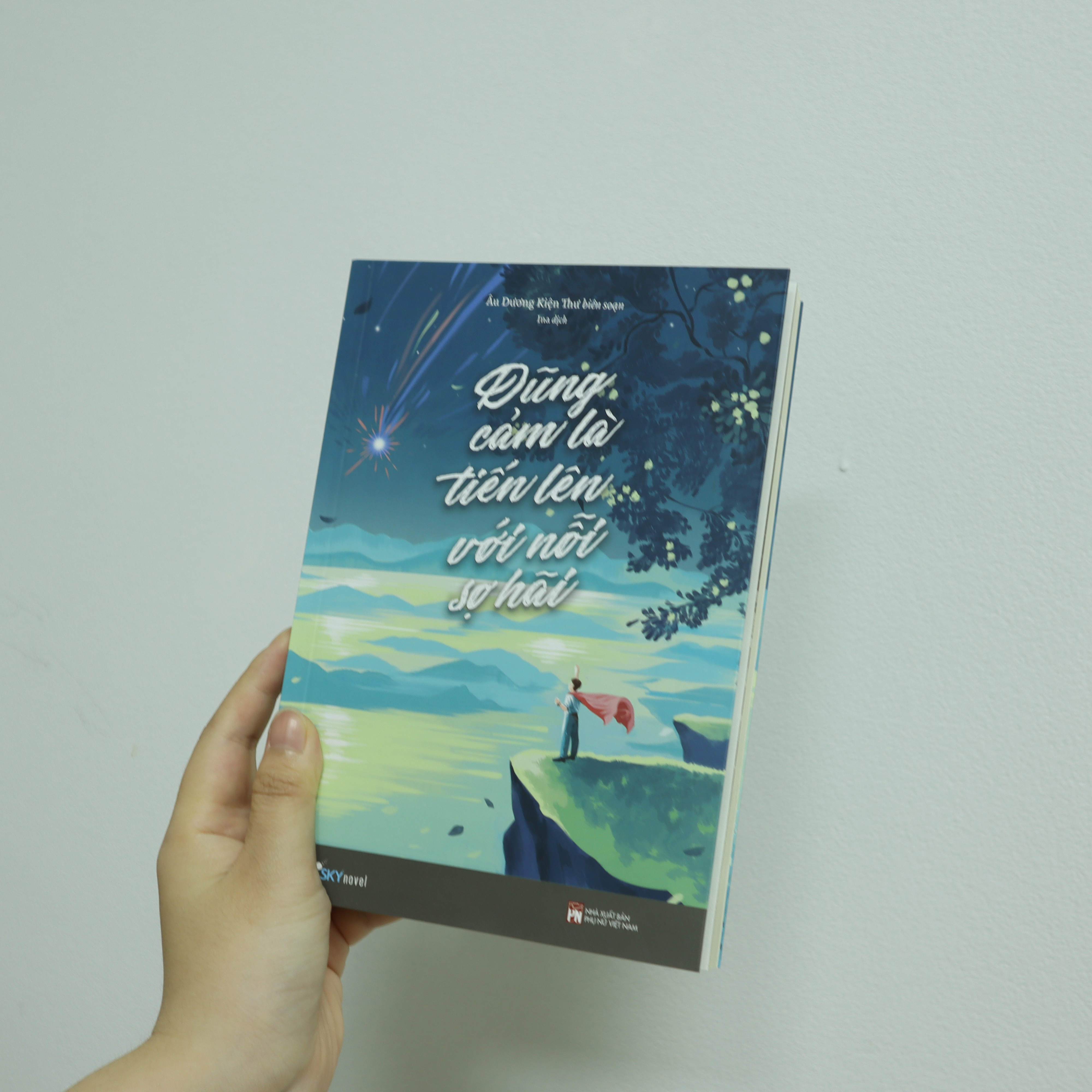dũng cảm là tiến lên với nỗi sợ hãi - tặng kèm bookmark + postcard - Ảnh 6