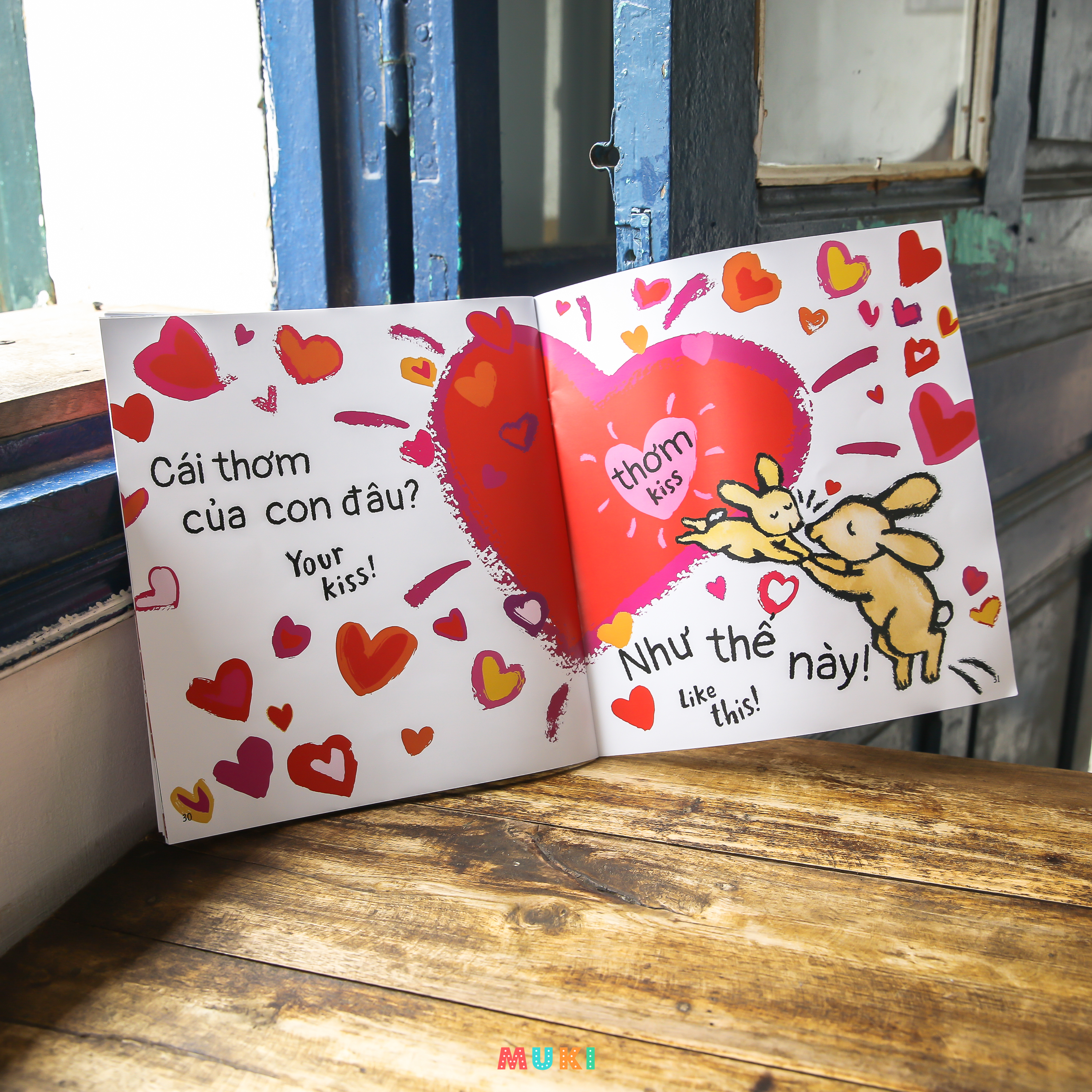 ehon song ngữ anh - việt - thơm như thế này! - a kiss like this! (từ 1 - 6 tuổi) - Ảnh 5