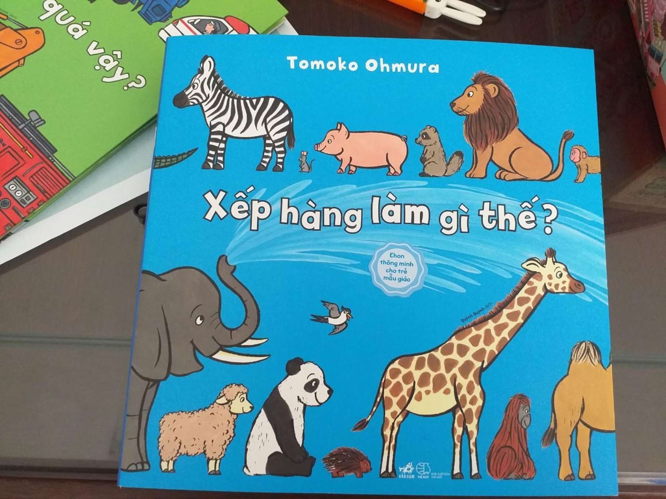 ehon thông minh cho trẻ mẫu giáo: xếp hàng làm gì thế? - Ảnh 2