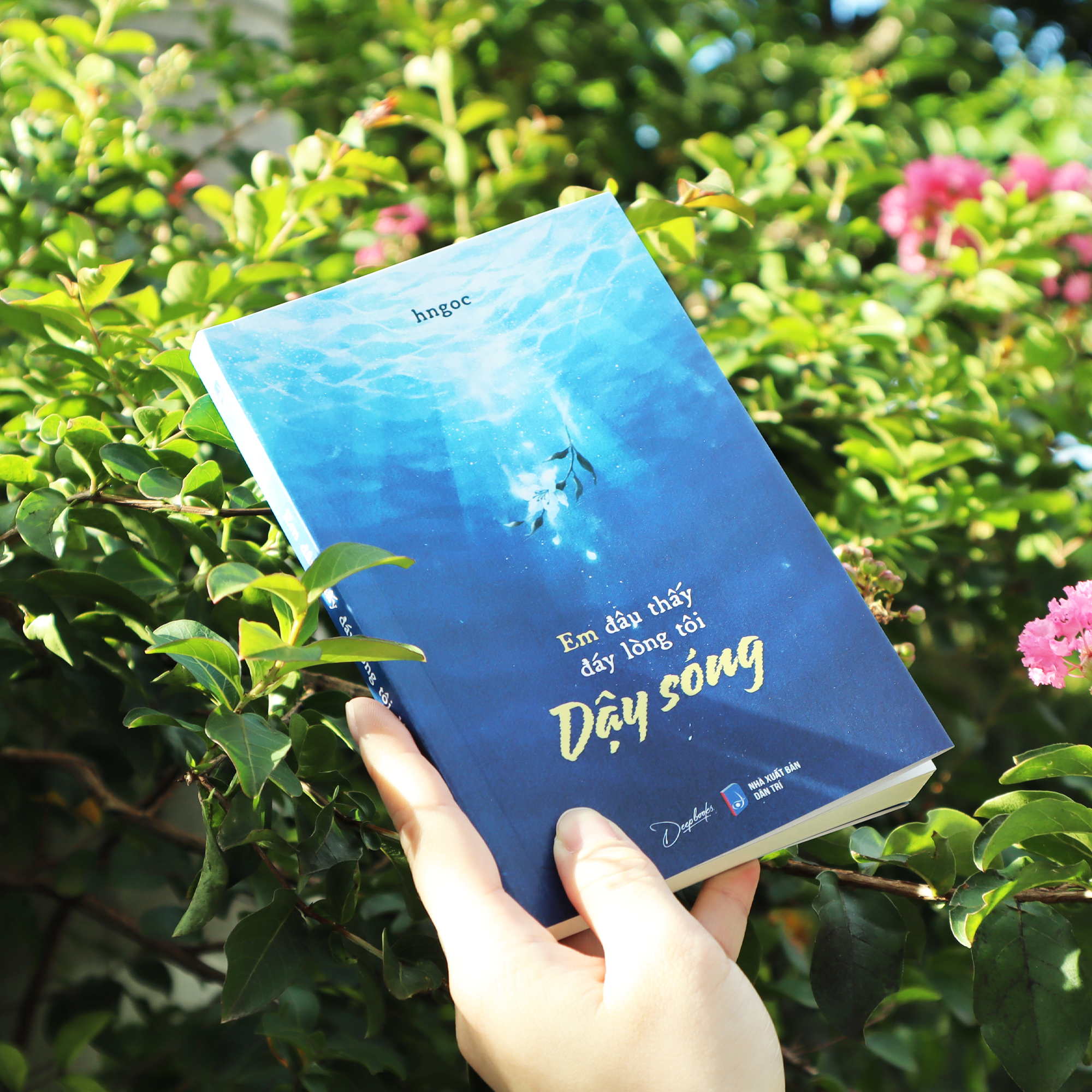 em đâu thấy đáy lòng tôi dậy sóng - tặng kèm bookmark - Ảnh 5