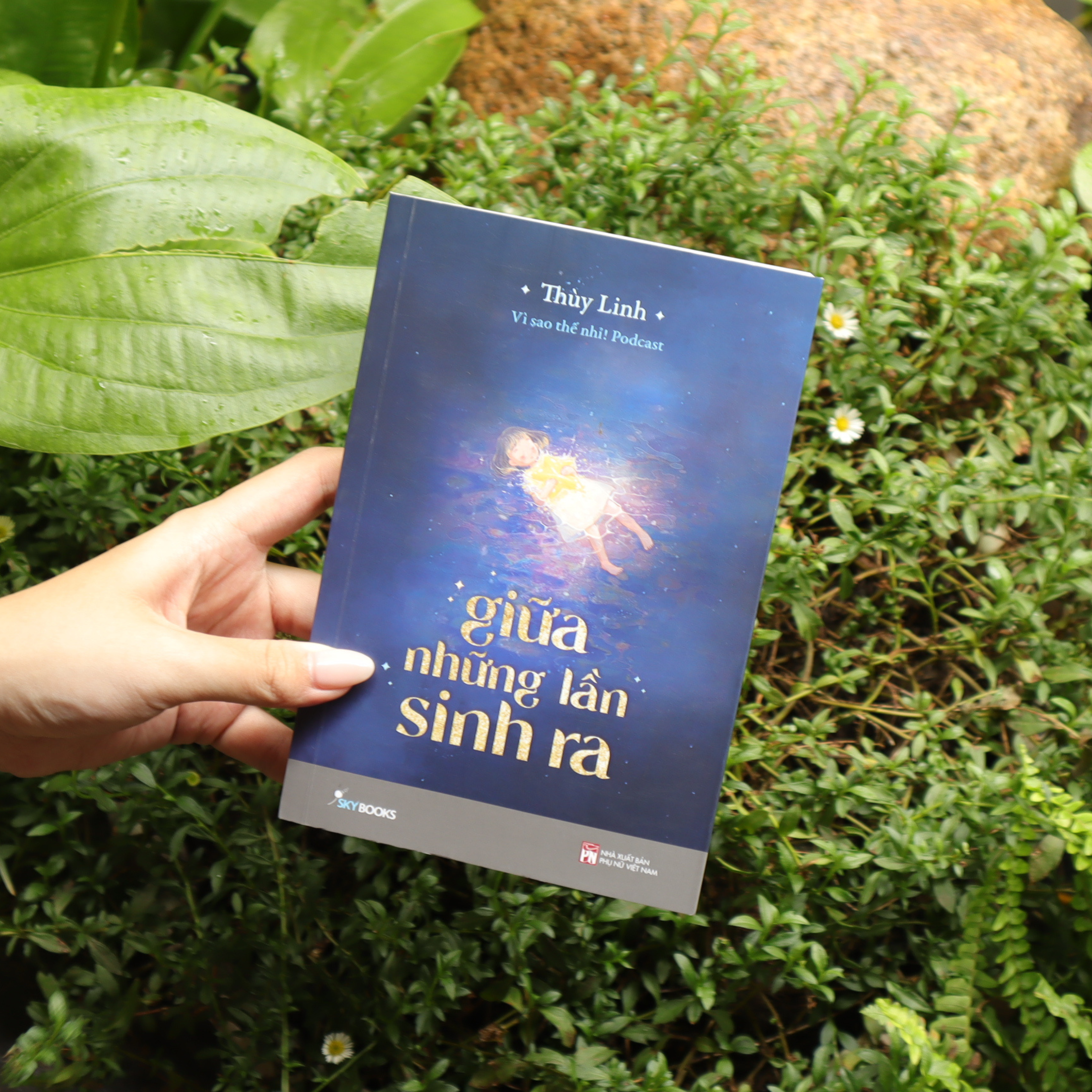 Giữa Những Lần Sinh Ra - Ảnh 5