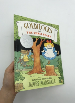 goldilocks and the three bears (picture puffin books) - Ảnh 6