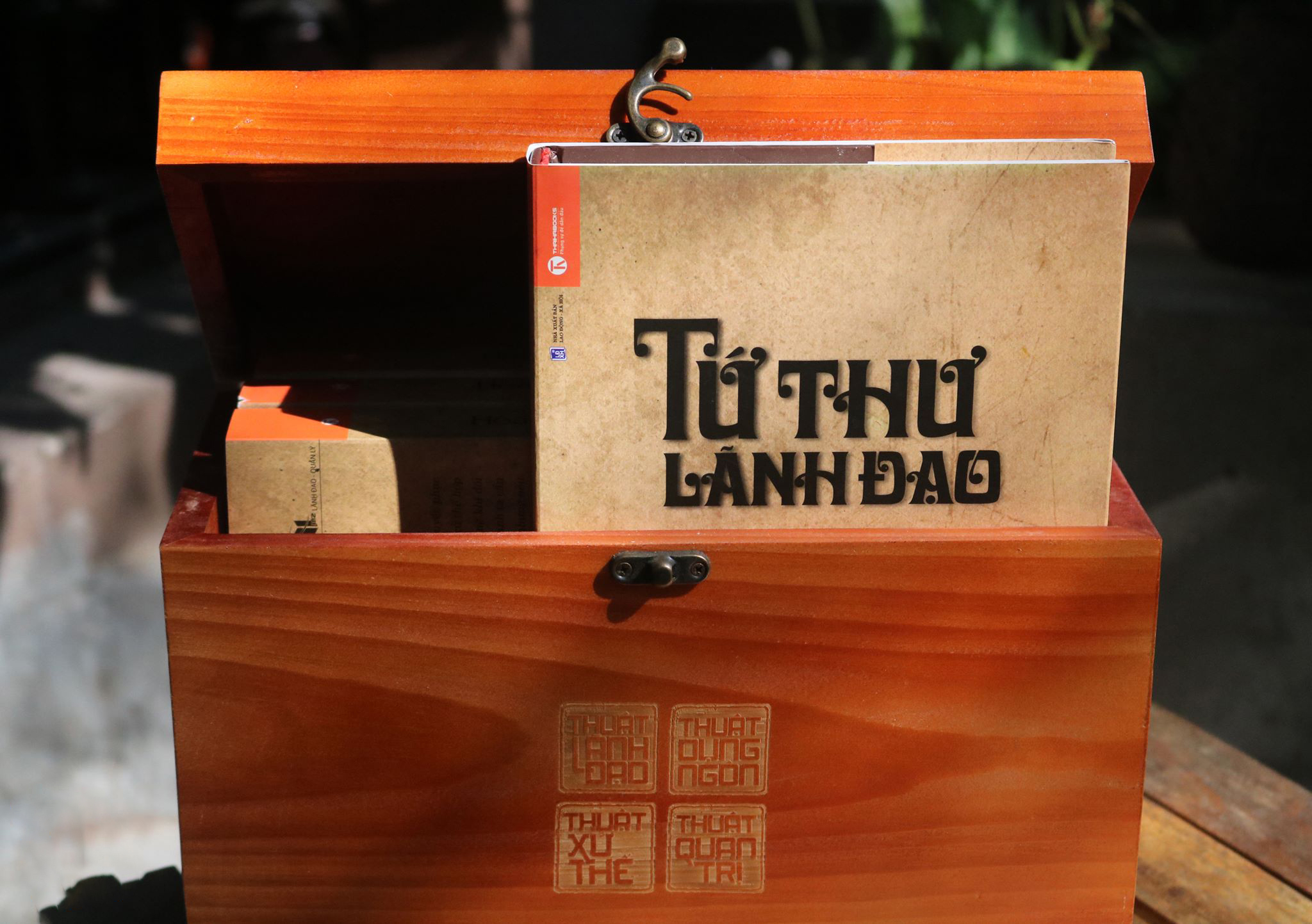 Hộp Gỗ Sách Tứ Thư Lãnh Đạo (Hộp 4 Cuốn) (Tái Bản 2025) - Ảnh 4