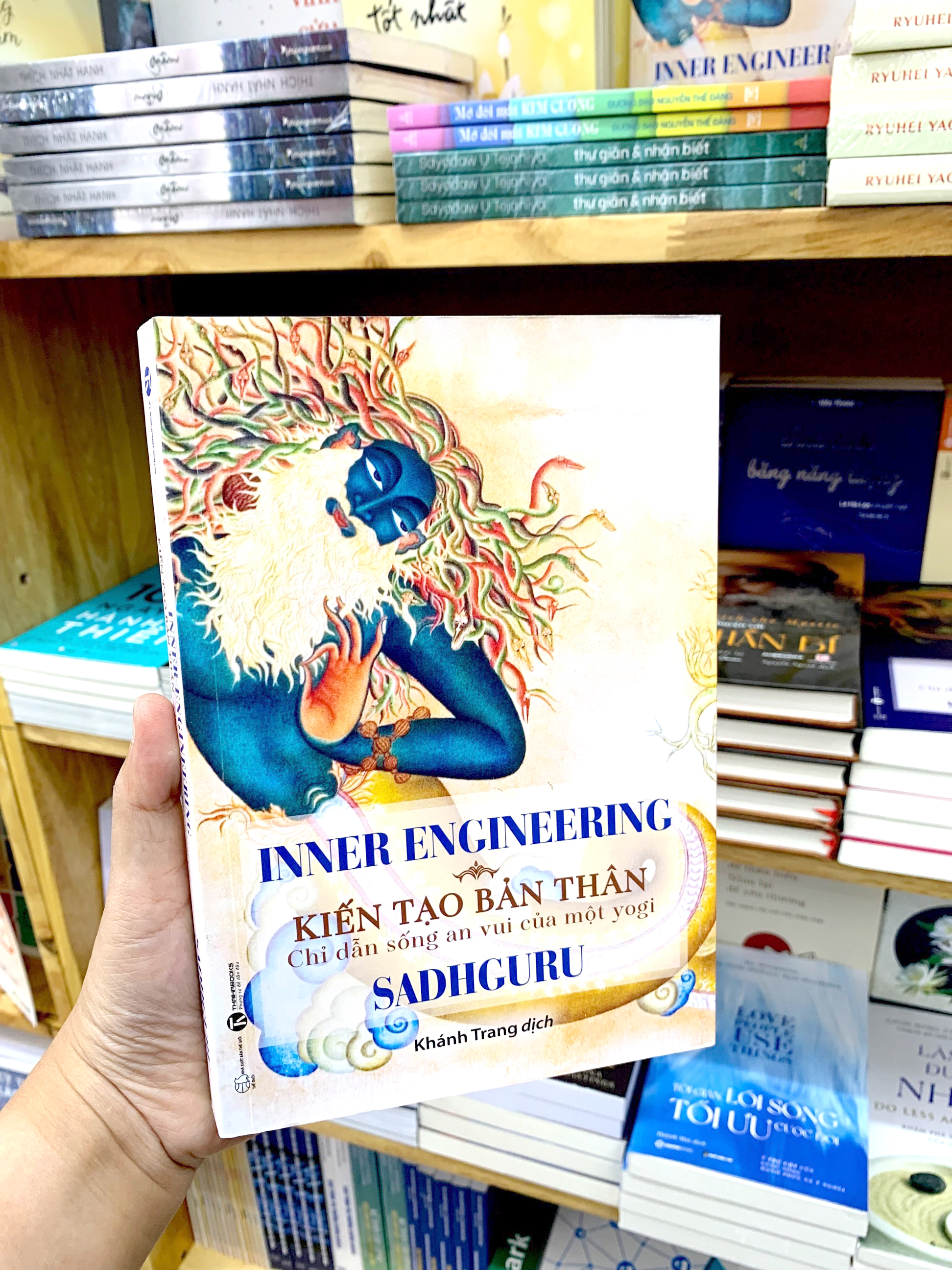 inner engineering - kiến tạo bản thân: chỉ dẫn sống an vui của một yogi - Ảnh 9
