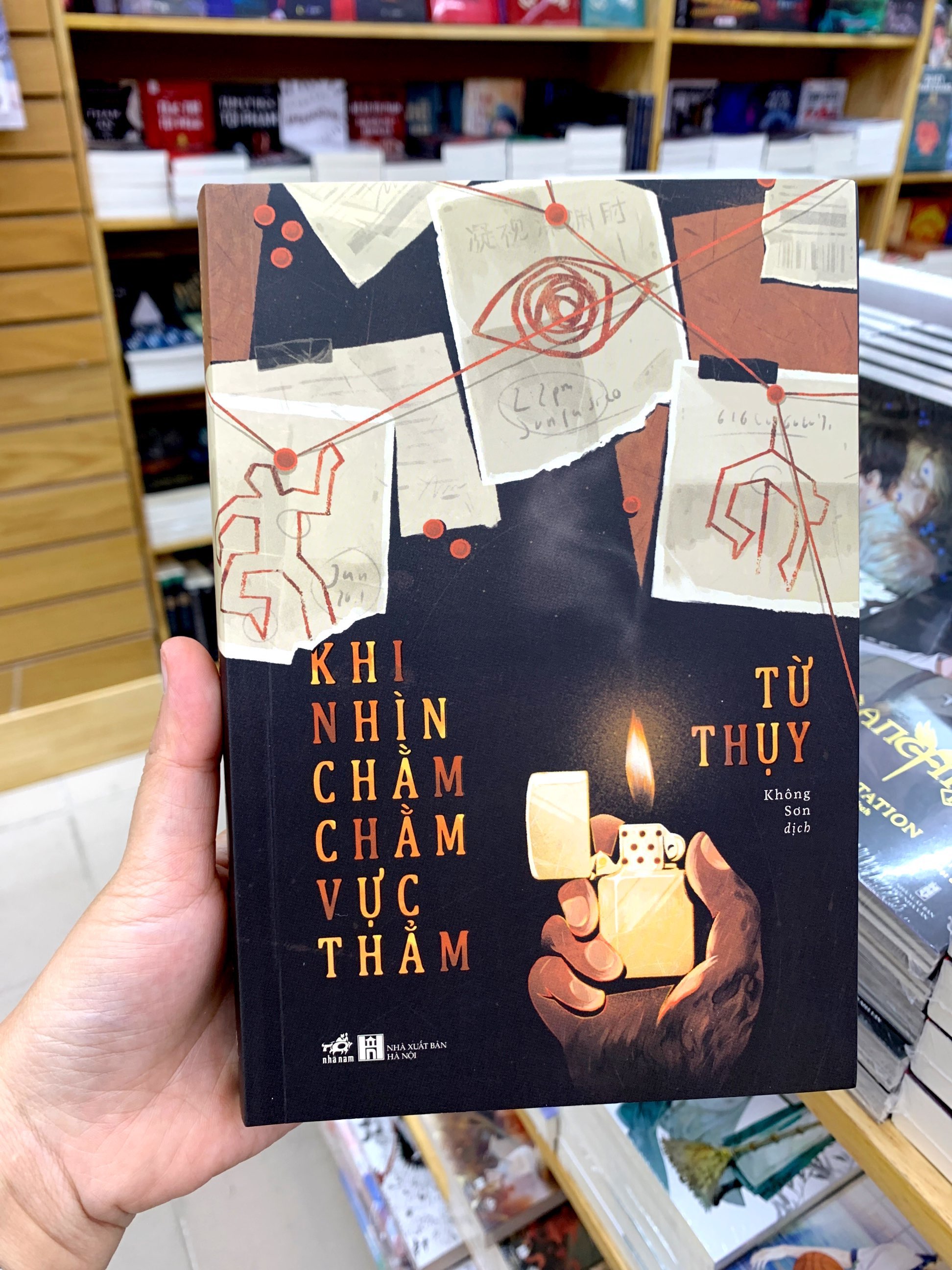 khi nhìn chằm chằm vực thẳm - Ảnh 10