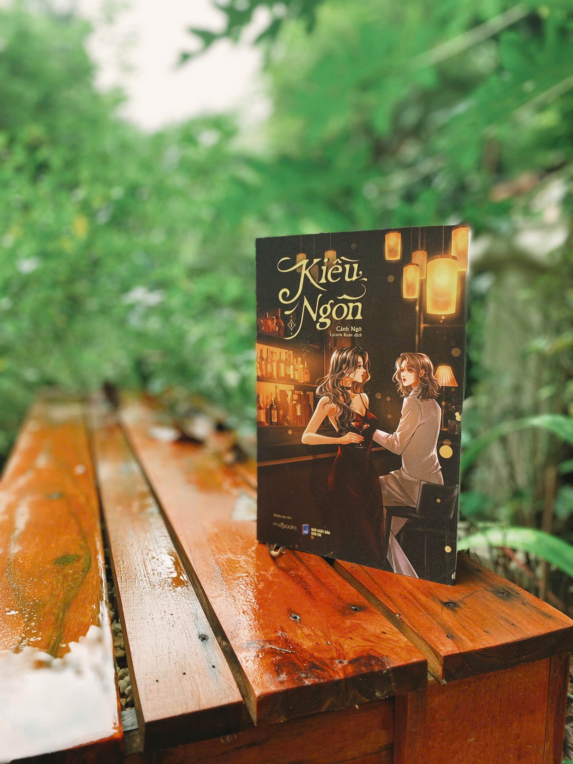 Kiều Ngôn - Tập 1 - Bản Đặc Biệt - Tặng Kèm Bookmark + Thiệp Gập + Huy Hiệu + Standee - Ảnh 4