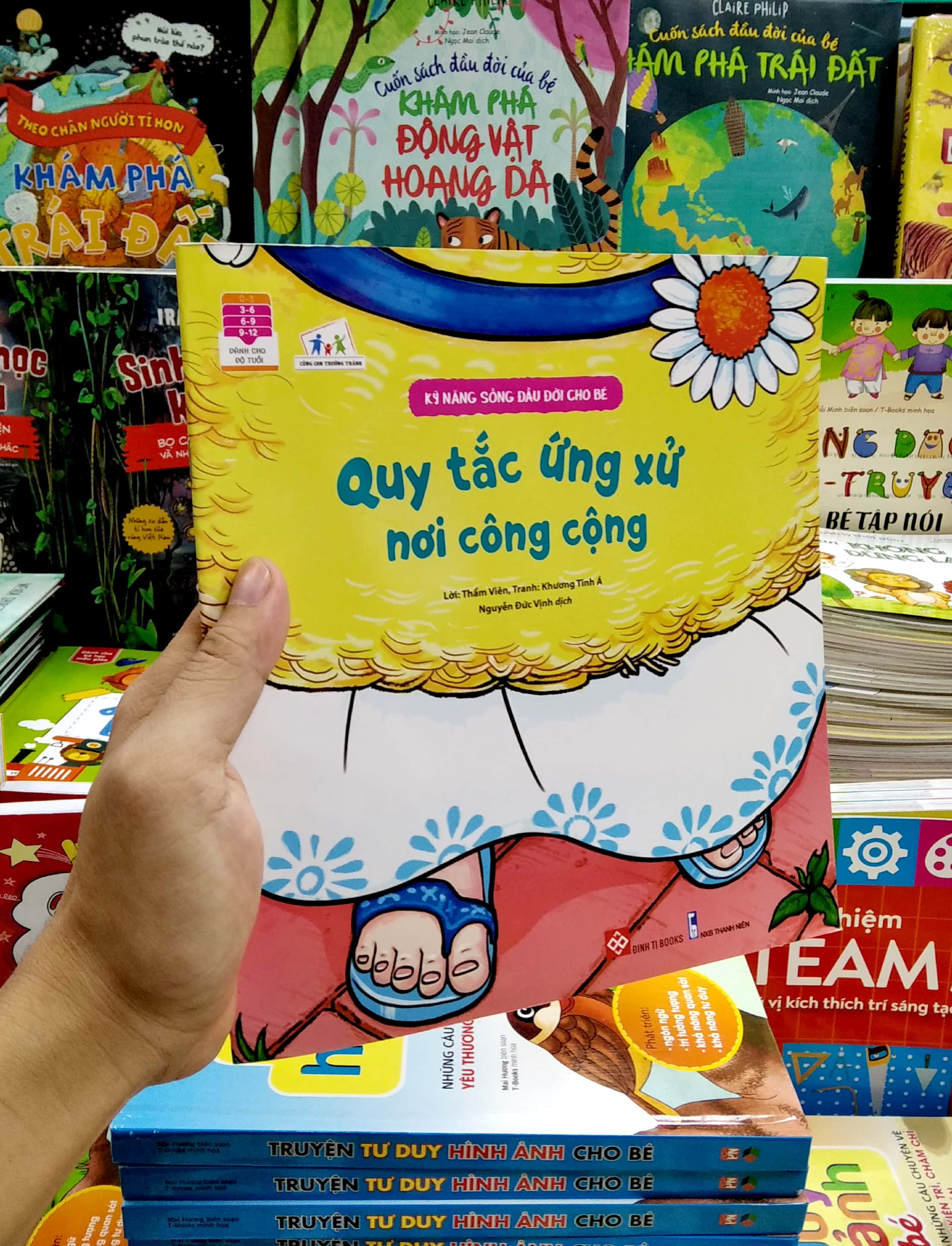 kỹ năng sống đầu đời cho bé - quy tắc ứng xử nơi công cộng - Ảnh 7