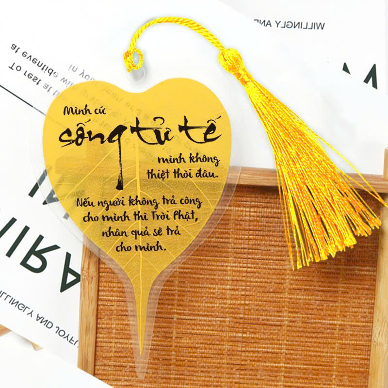 Lá Hoa Trên Đường Về - Tặng Kèm Bookmark Lá Bồ Đề Random 1 Trong 3 Mẫu + Bookmark + Postcard - Ảnh 6