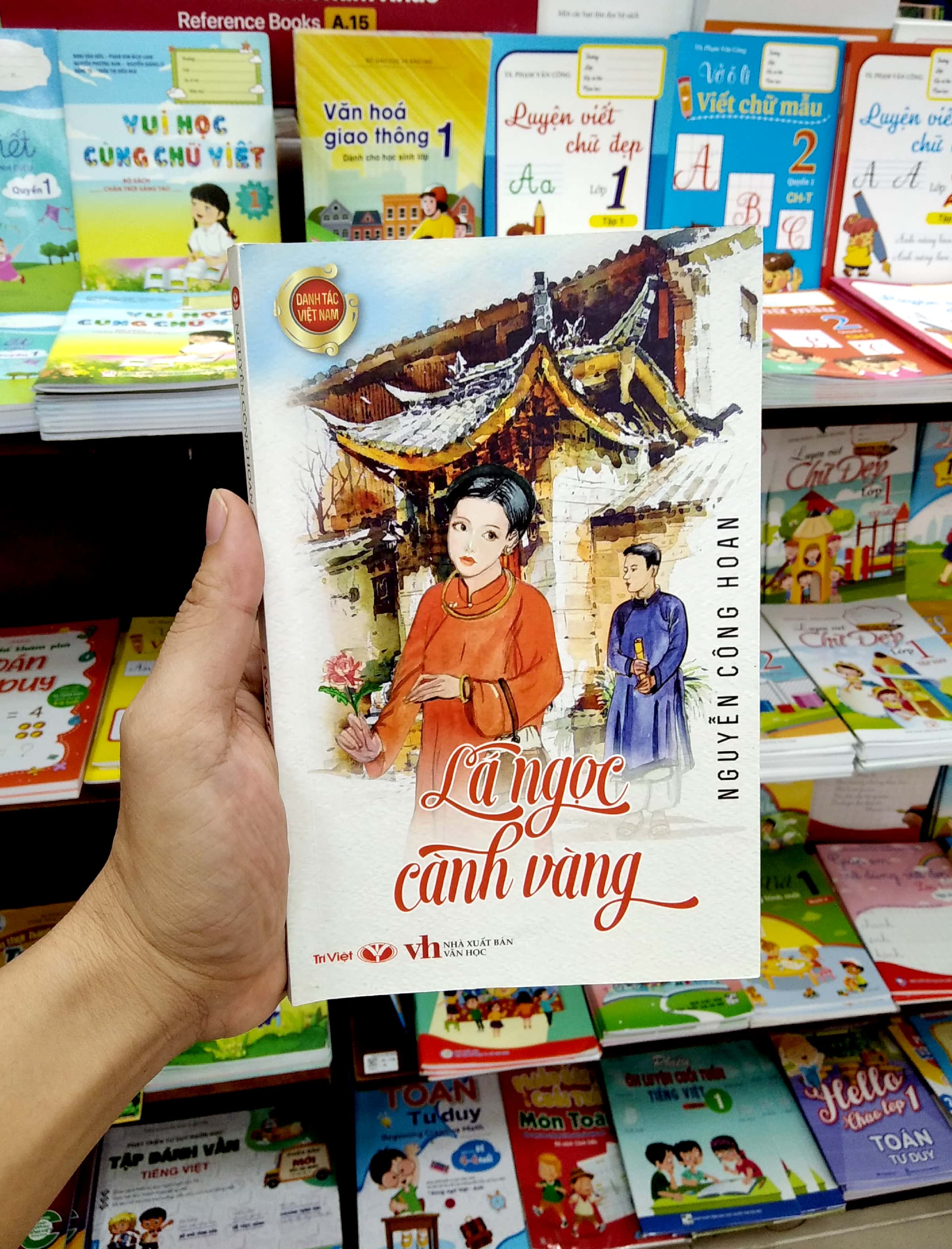 lá ngọc cành vàng (tái bản 2022) - Ảnh 7