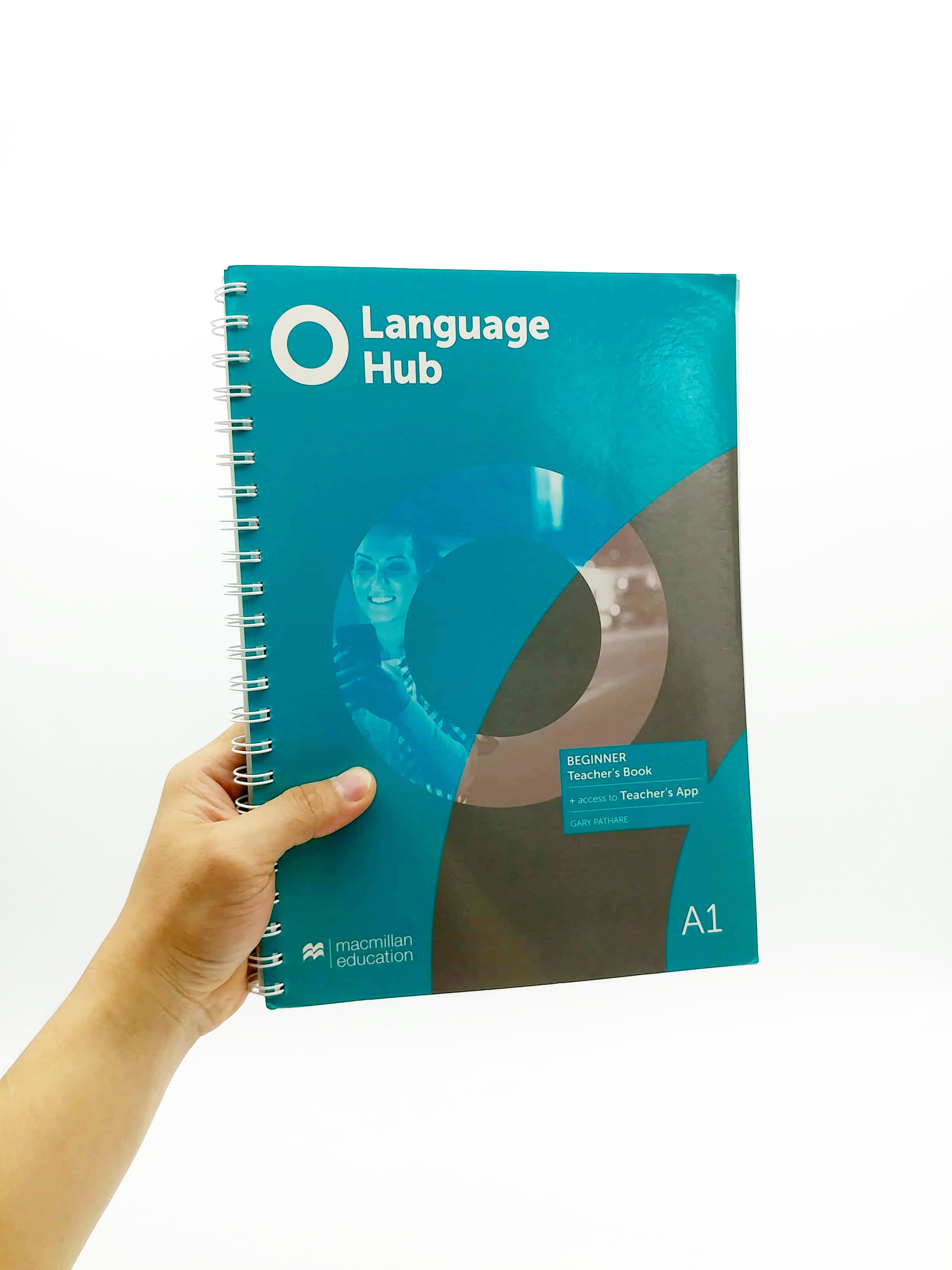 language hub beginner teacher's book with navio app - Ảnh 7