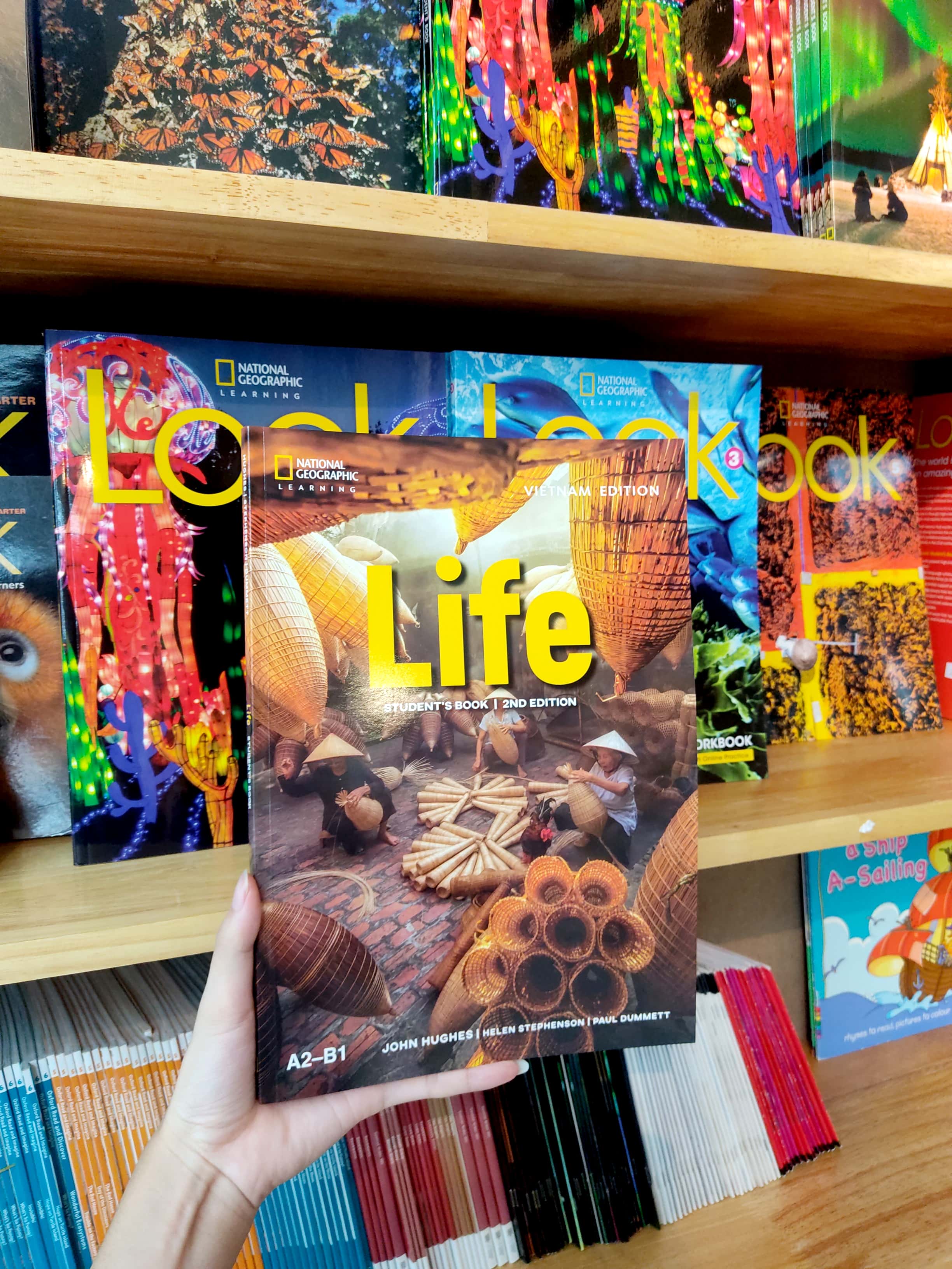 life bre a2-b1: student book with web app code and online workbook 2nd edition - Ảnh 8