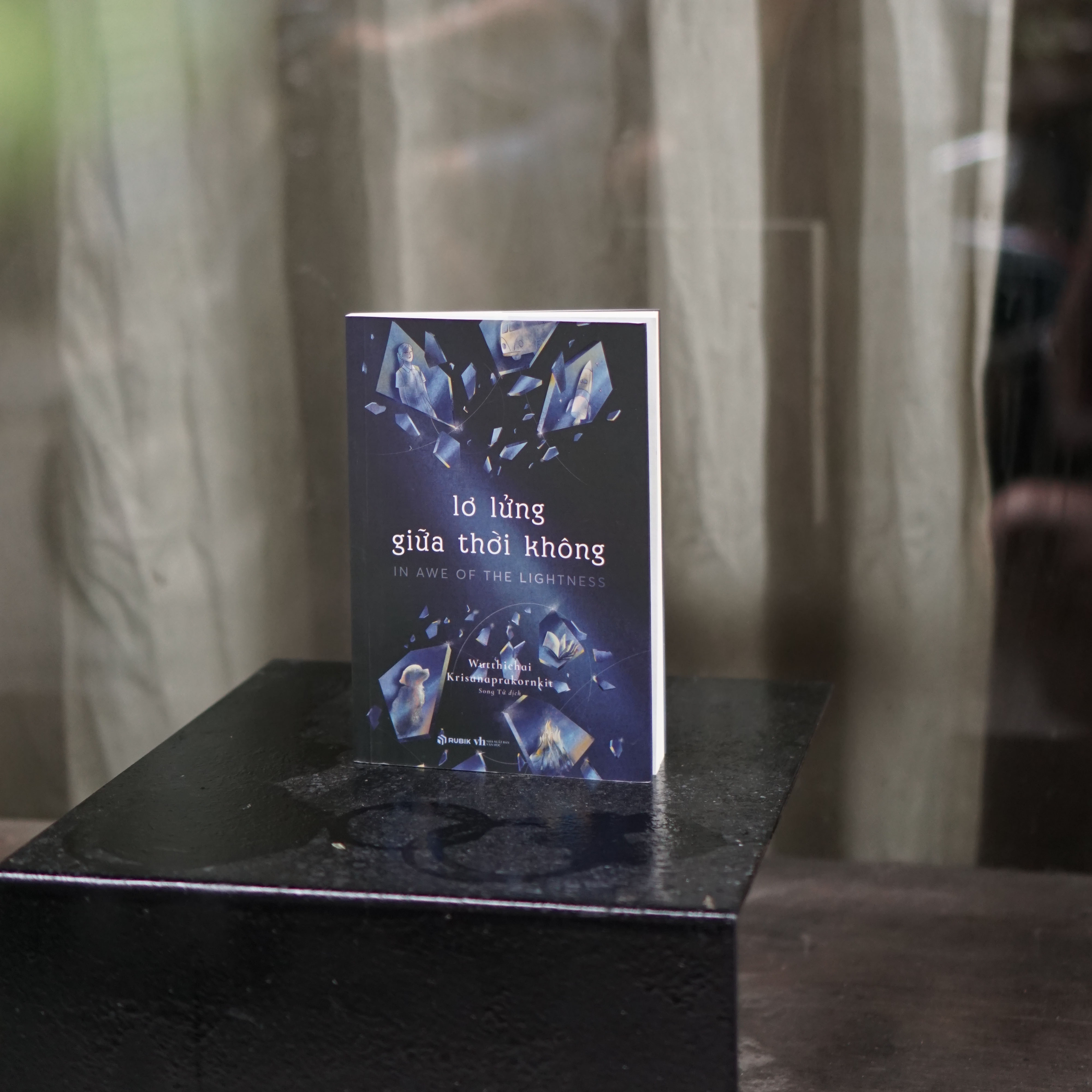 Lơ Lửng Giữa Thời Không - In Awe of The Lightness - Ảnh 8