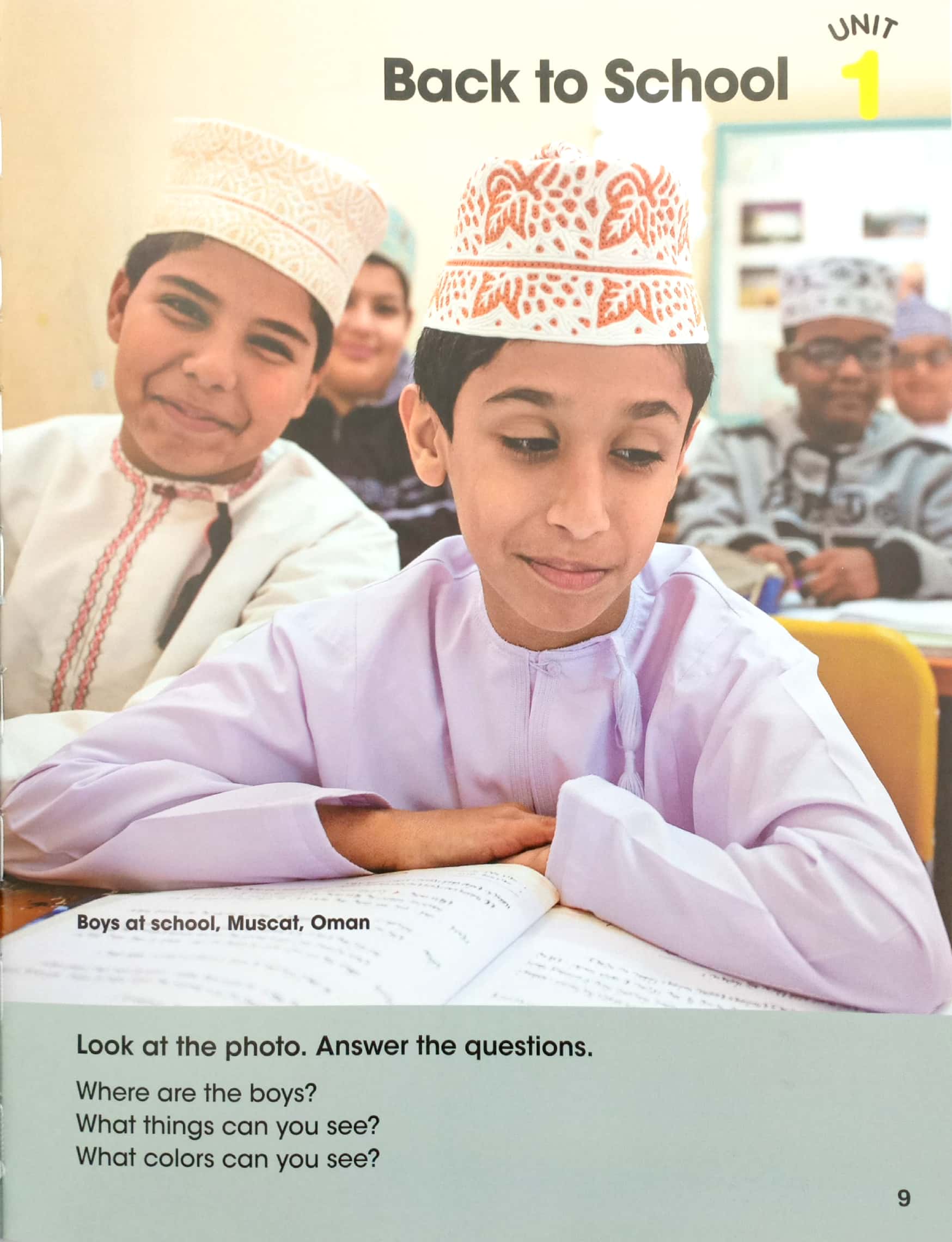 look 2 (look, american english) - student book - Ảnh 7