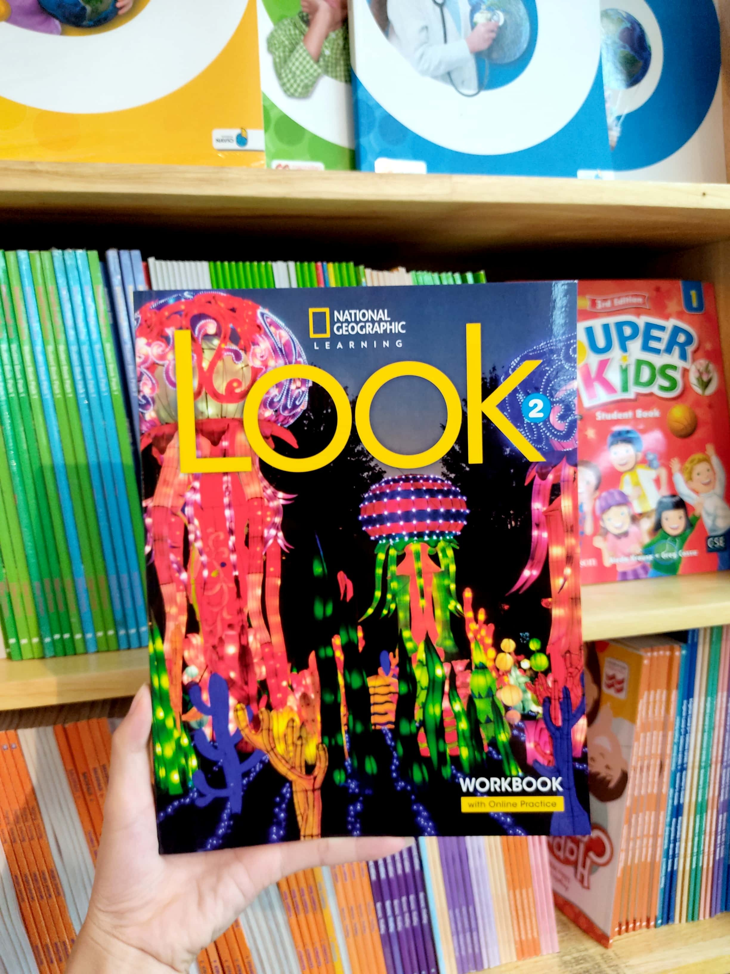 look bre 2 workbook with online practice - Ảnh 3