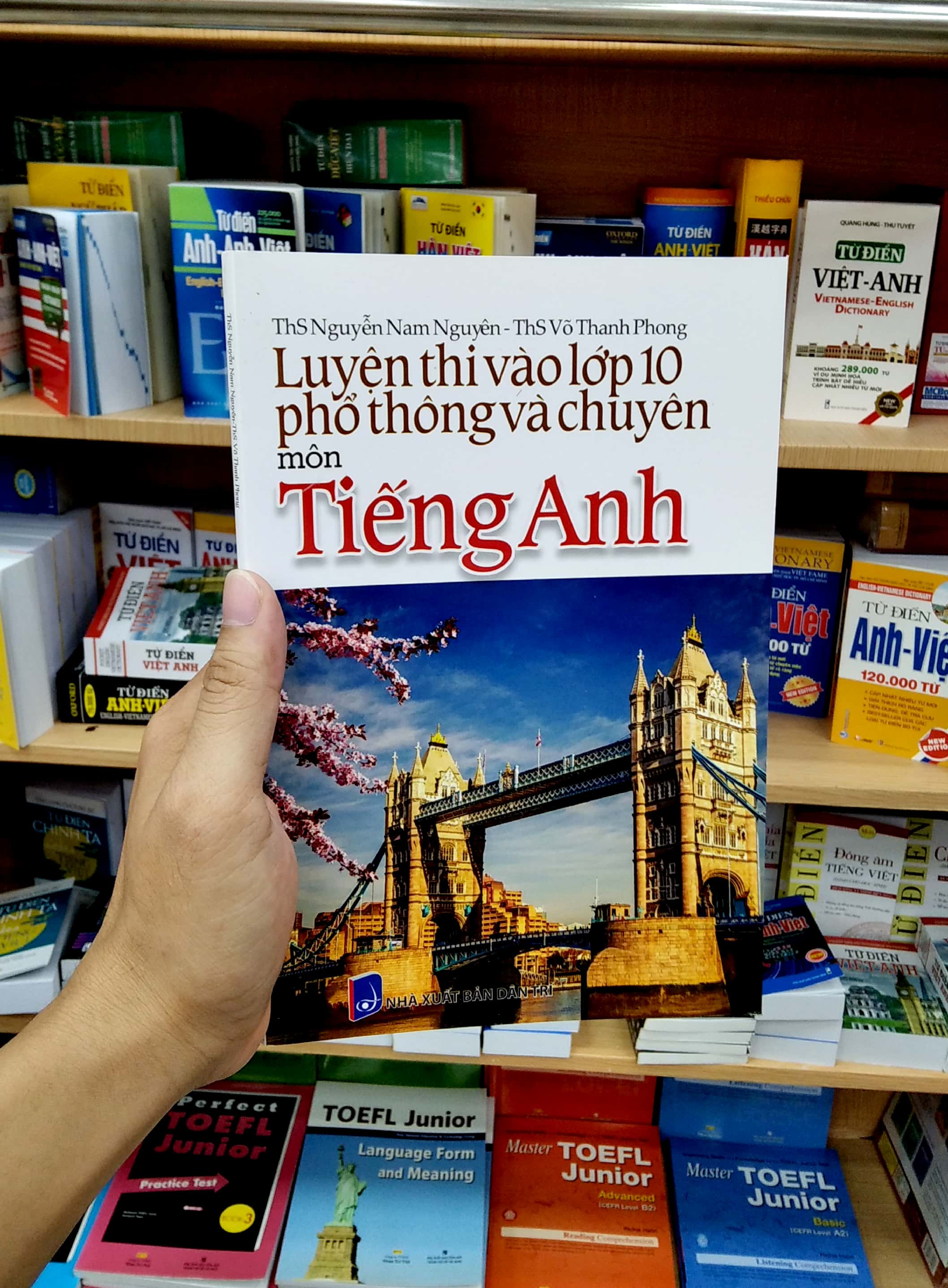 luyện thi vào lớp 10 phổ thông và chuyên - môn tiếng anh - Ảnh 2