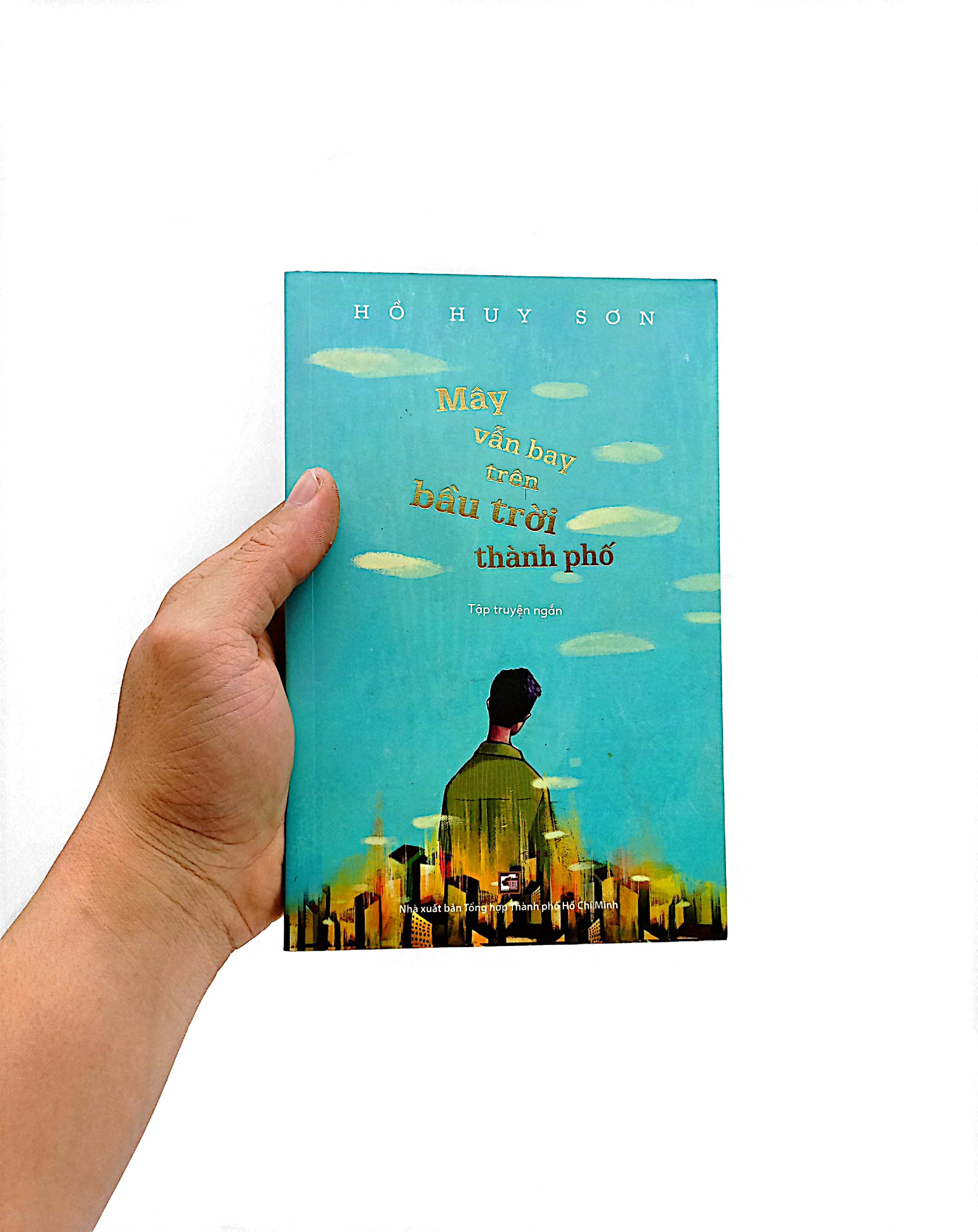 mây vẫn bay trên bầu trời thành phố - Ảnh 7