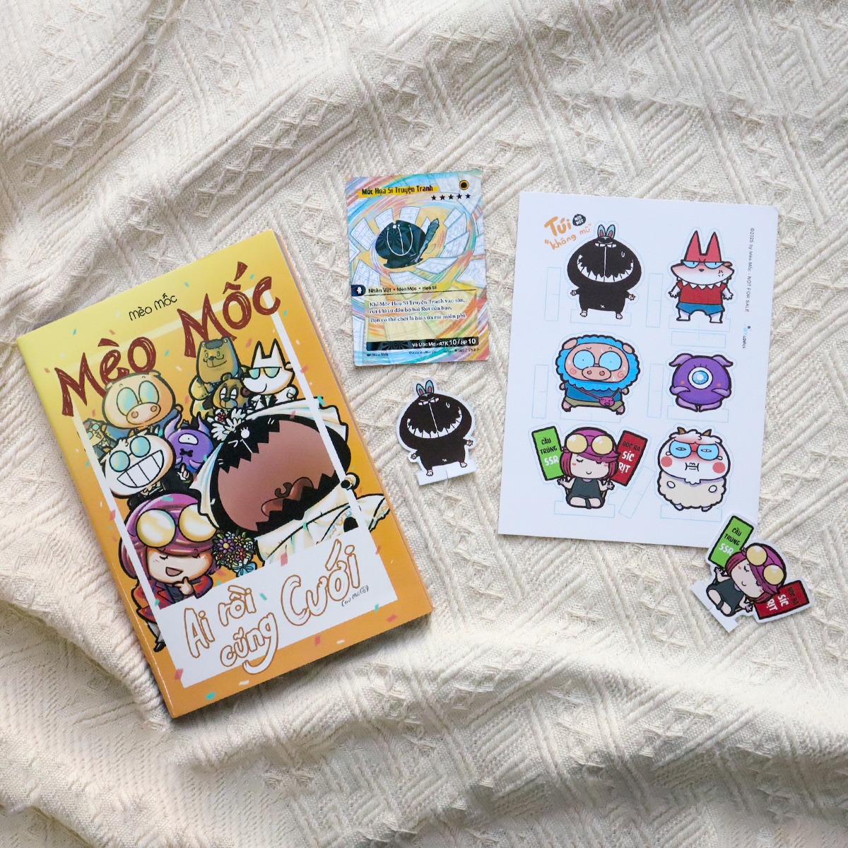 mèo mốc - ai rồi cũng cưới (trừ mốc) - tặng kèm postcard cắt giấy + thẻ bài nhân vật phủ hologram - Ảnh 4