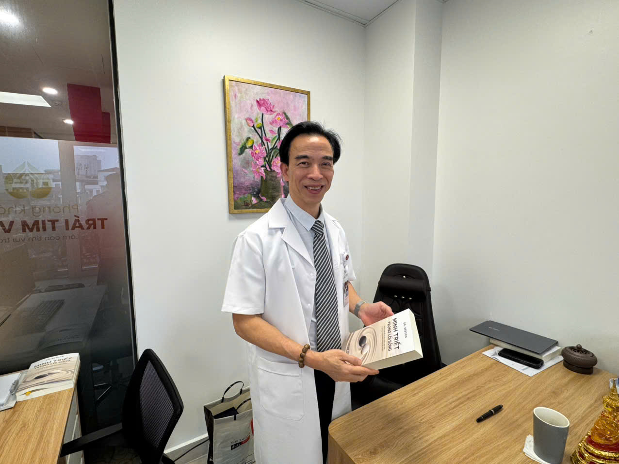 Minh Triết Trong Lối Sống - Hành Trình Để Có Sức Khoẻ Toàn Diện Và Phòng Chống Bệnh Không Lây Nhiễm - Kèm Chữ Ký Tác Giả - Ảnh 3