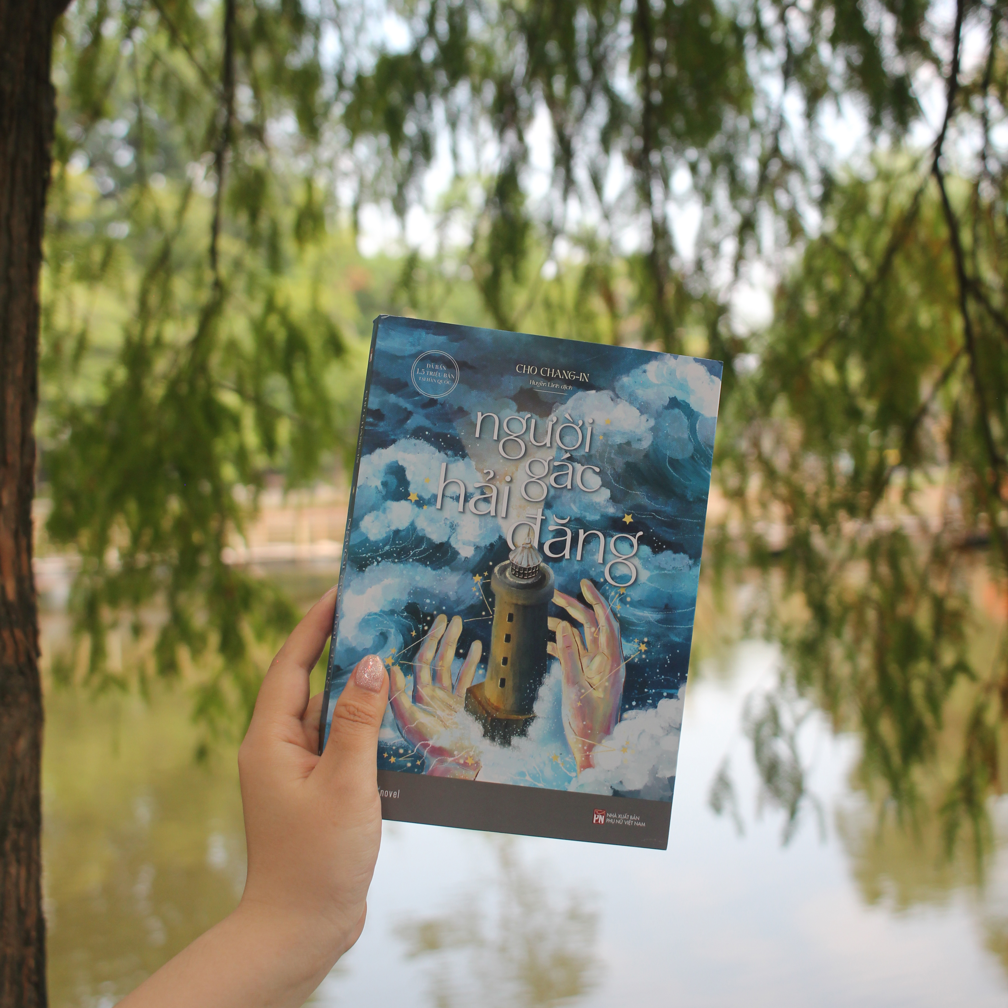 người gác hải đăng - tặng kèm bookmark + postcard - Ảnh 6