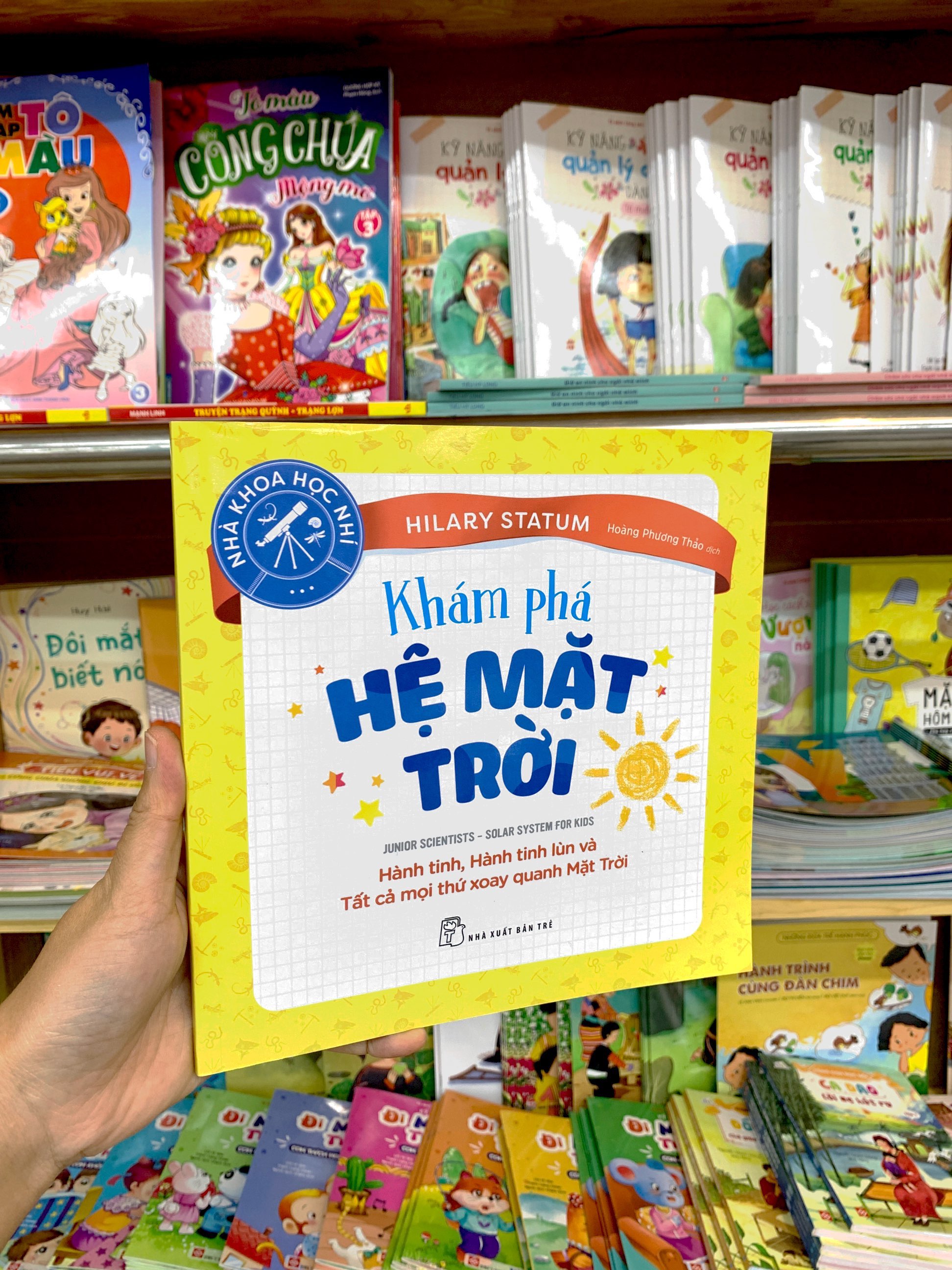 nhà khoa học nhí : khám phá hệ mặt trời - hành tinh, hành tinh lùn và tất cả mọi thứ xoay quanh mặt trời - Ảnh 9