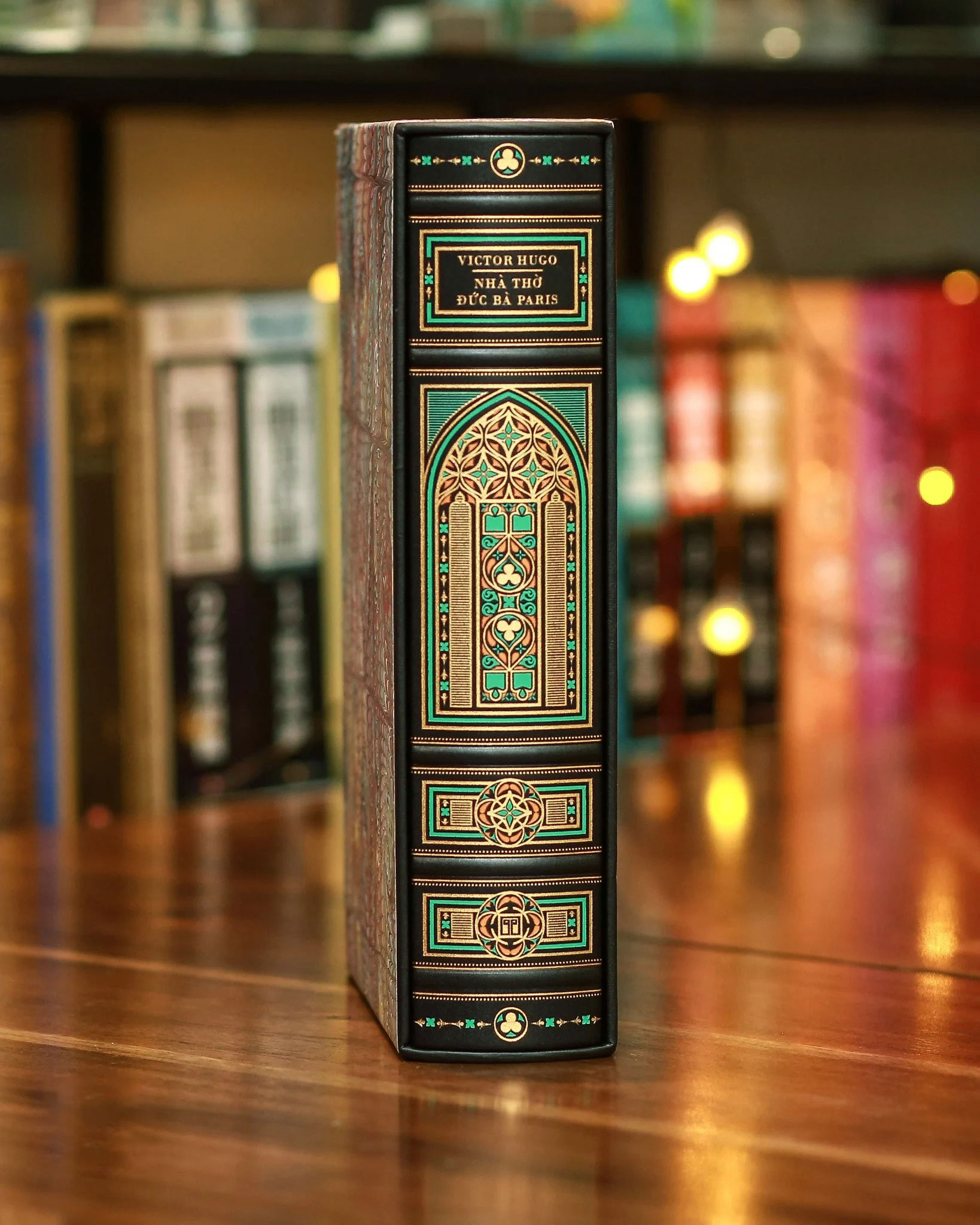 nhà thờ đức bà paris - ấn bản giới hạn - bìa da microfiber (mẫu bìa giao ngẫu nhiên) - Ảnh 9
