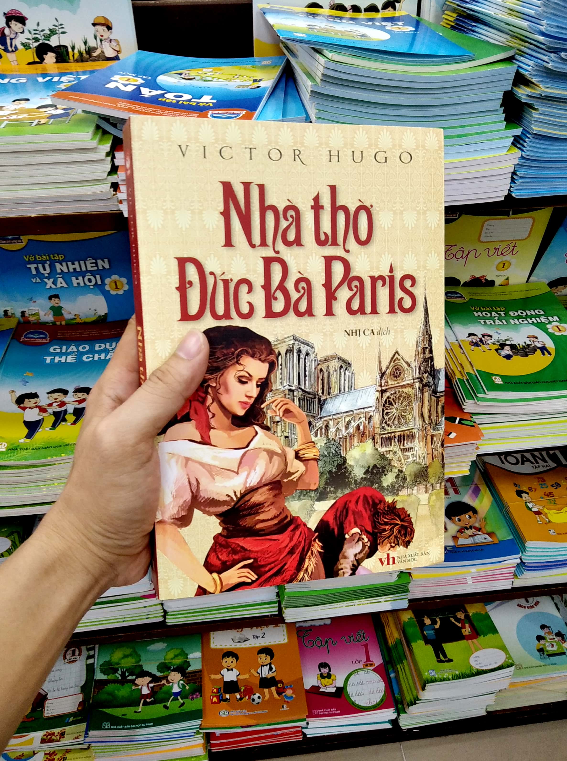 nhà thờ đức bà paris (tái bản 2022) - Ảnh 6