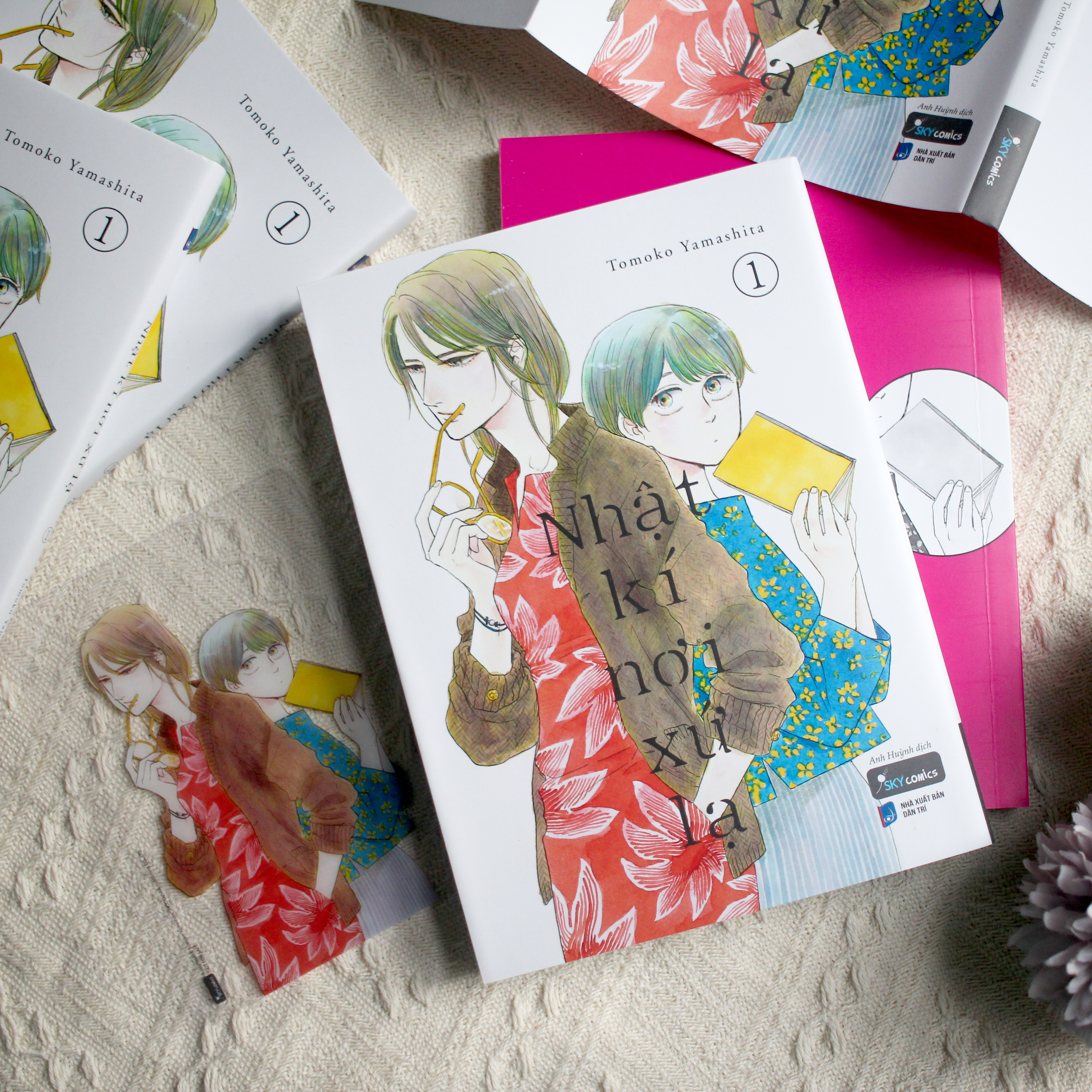 nhật kí nơi xứ lạ - tập 1 - tặng kèm card pvc - Ảnh 5