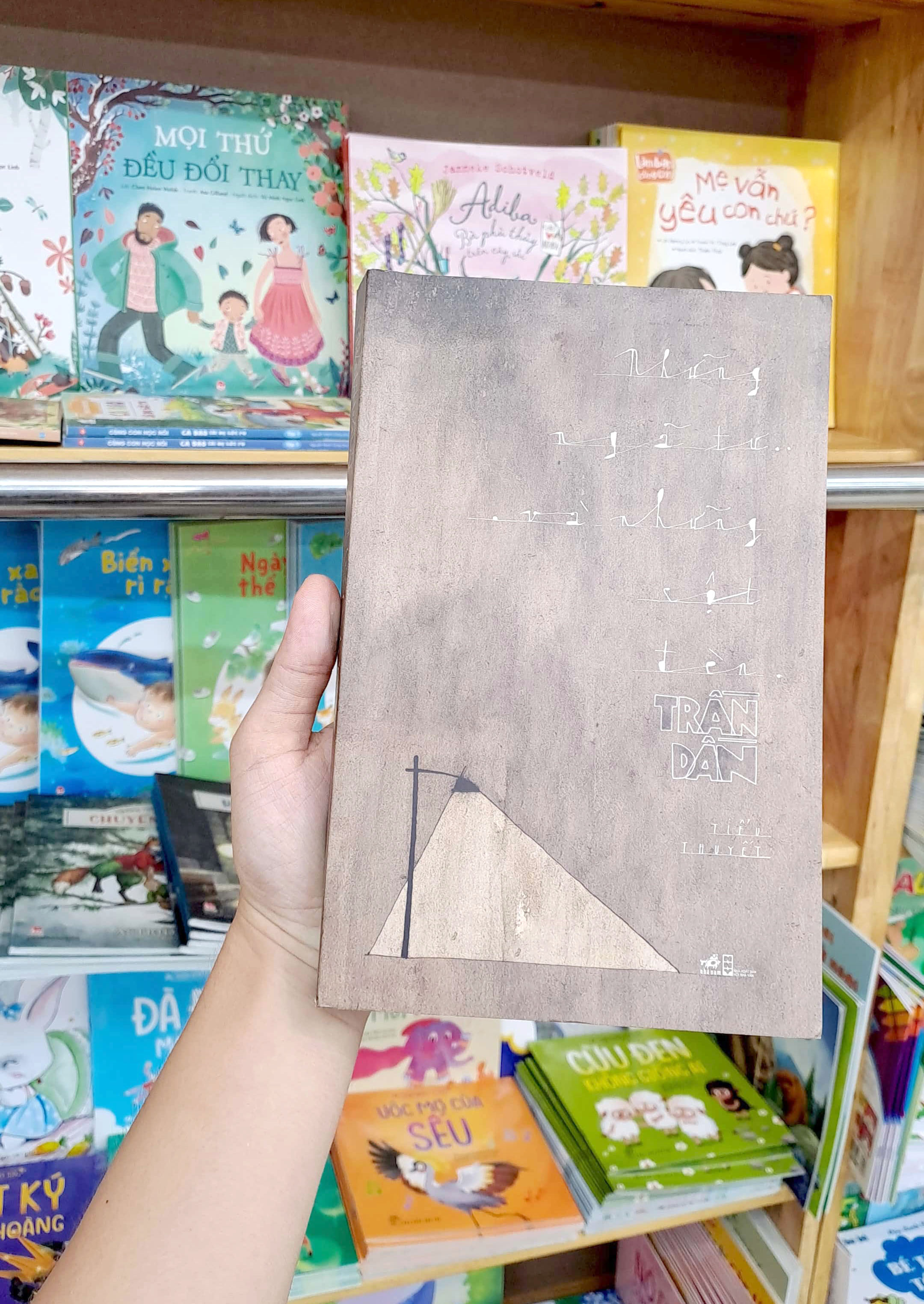 những ngã tư và những cột đèn - Ảnh 8