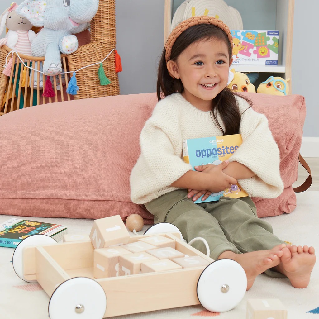 opposites: canticos bilingual firsts - Ảnh 9