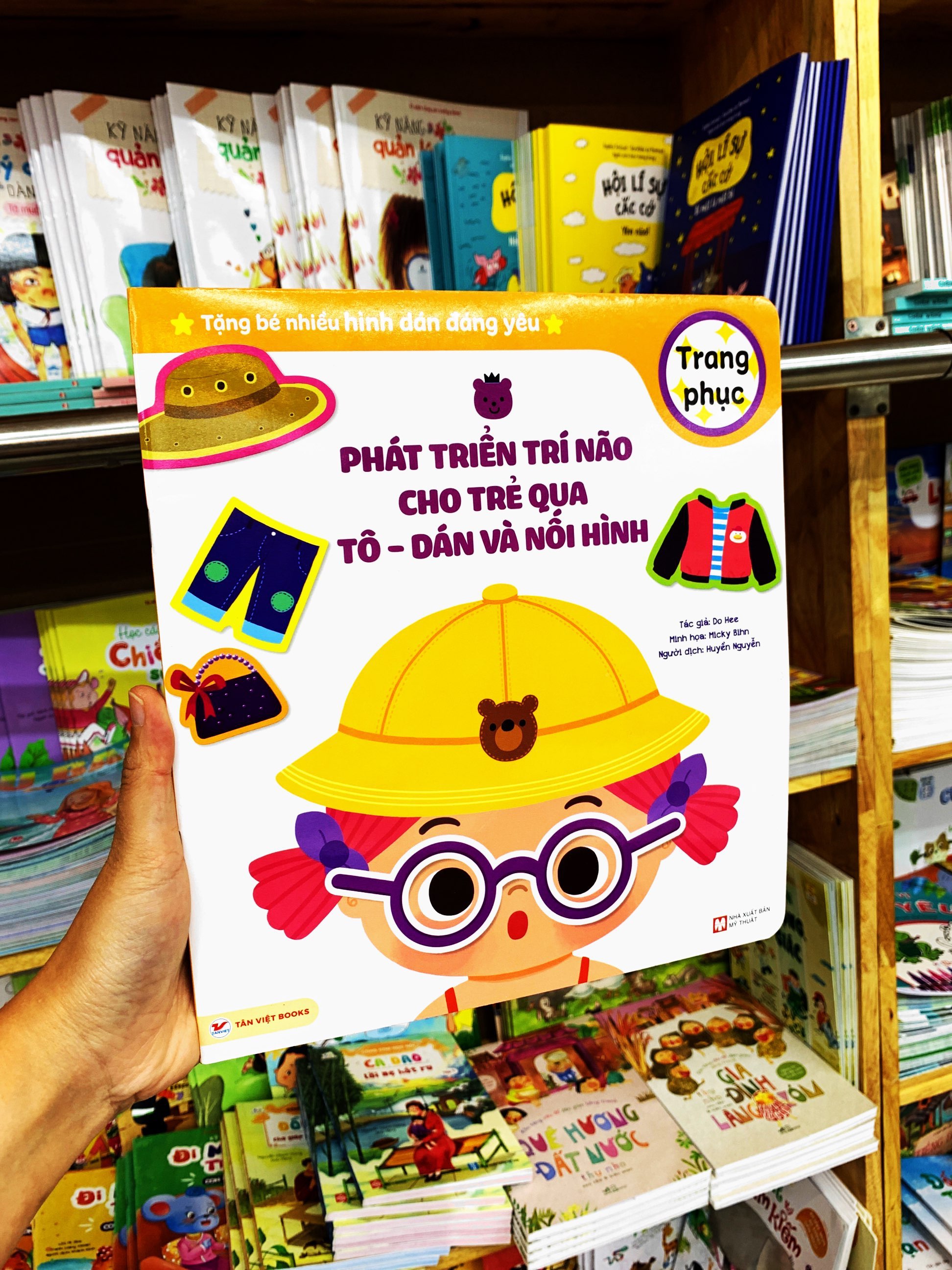 phát triển trí não cho trẻ qua tô-dán và nối hình - trang phục - Ảnh 8