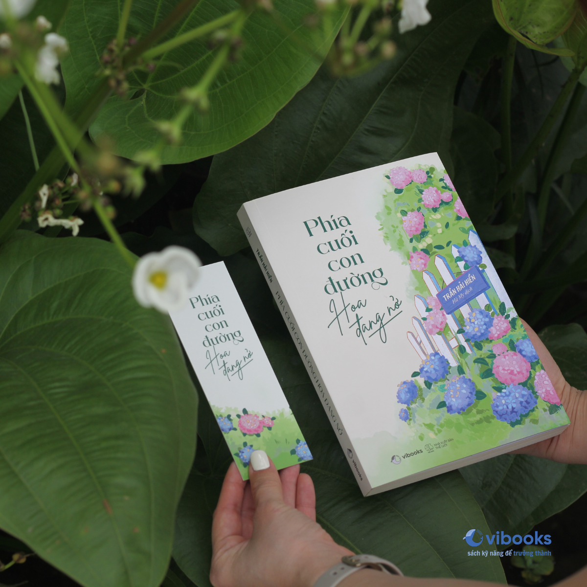 phía cuối con đường hoa đang nở - Ảnh 5