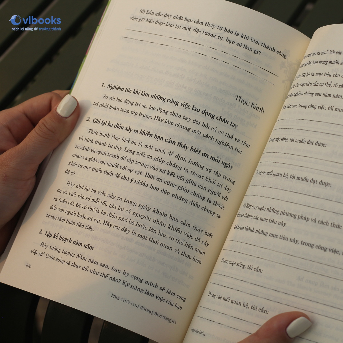 phía cuối con đường hoa đang nở - Ảnh 9