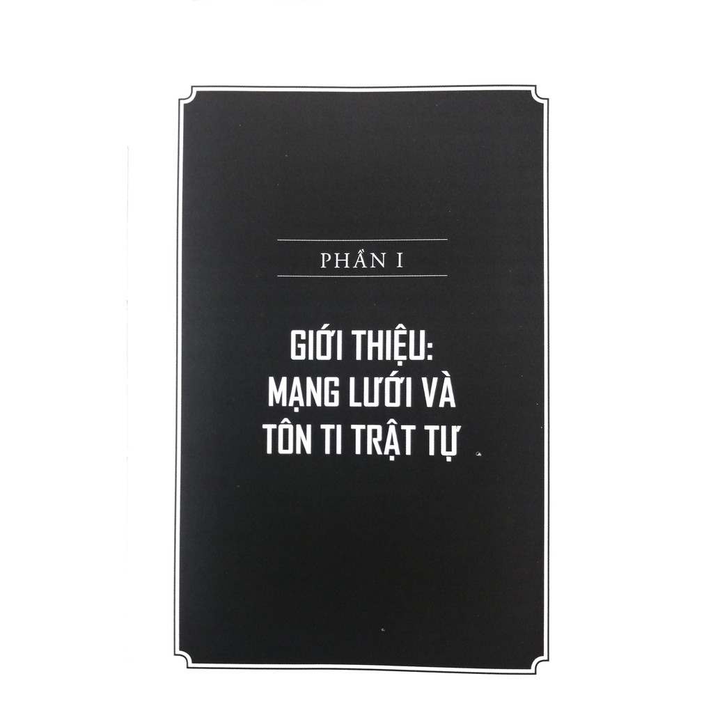 quảng trường và tòa tháp - Ảnh 8