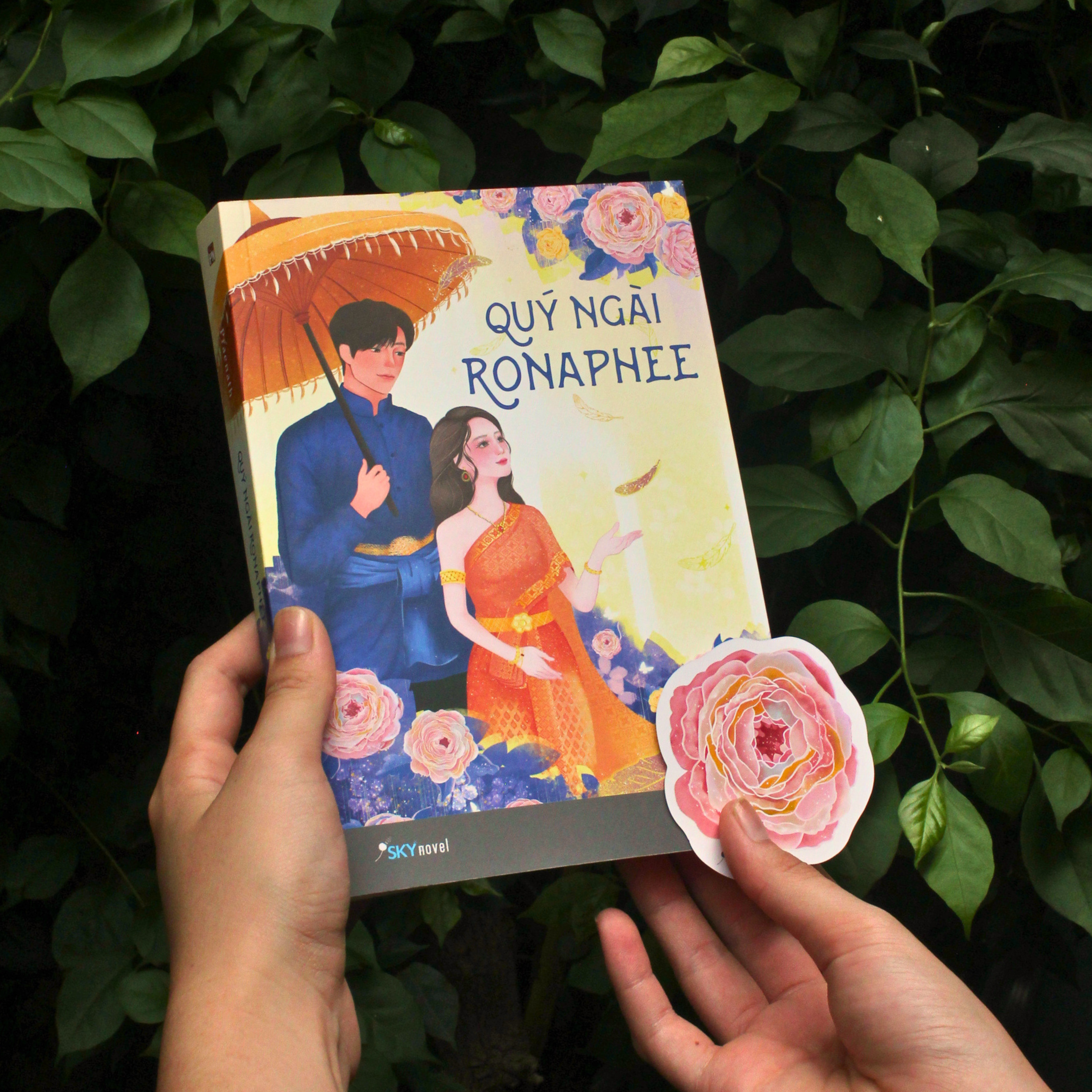 Quý Ngài Ronaphee - Tặng Kèm Bookmark Bế Hình Hoa Mao Lương - Ảnh 5