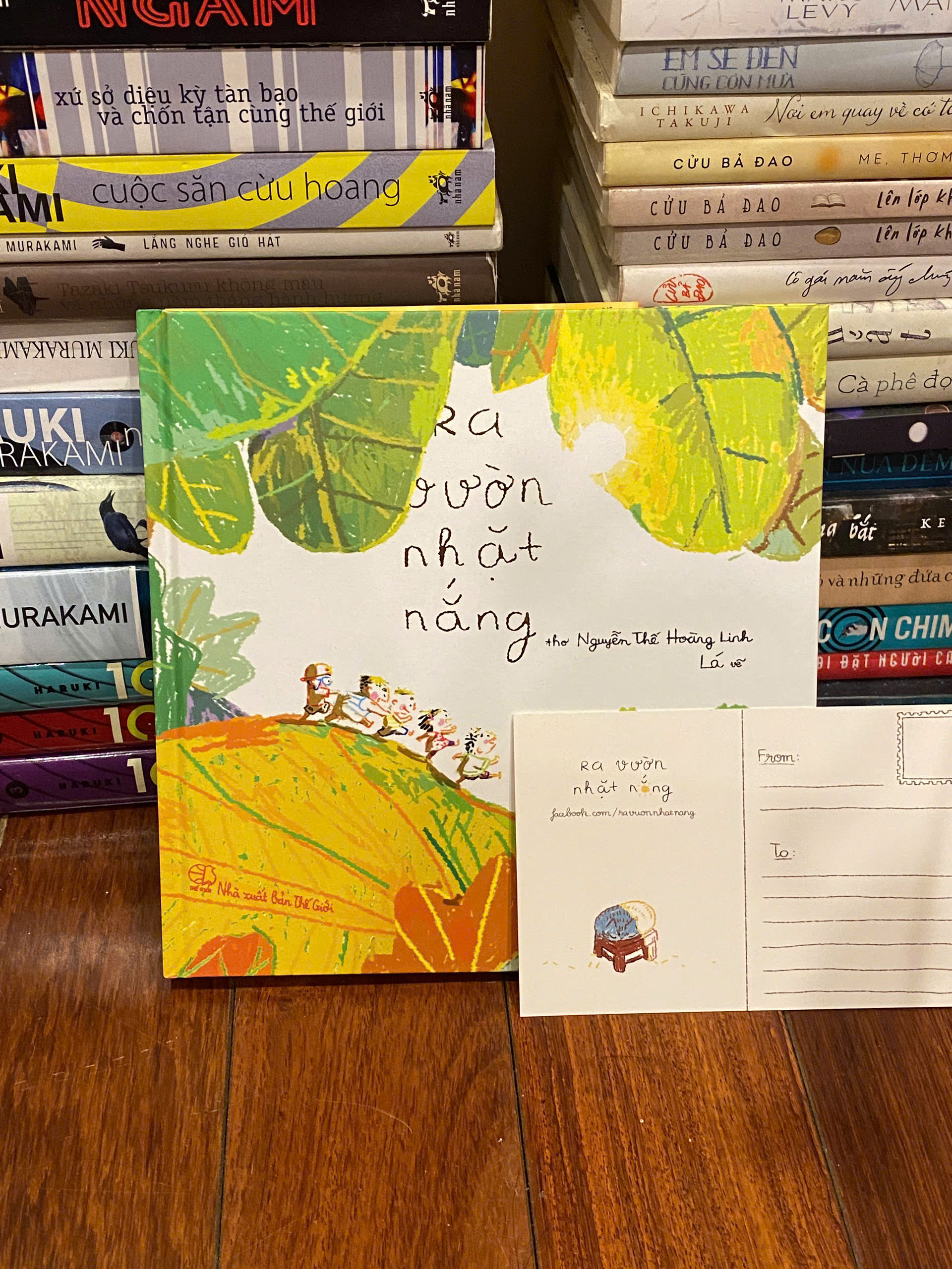 ra vườn nhặt nắng - bản đặc biệt - bìa cứng - tặng kèm postcard + thời khóa biểu - Ảnh 7