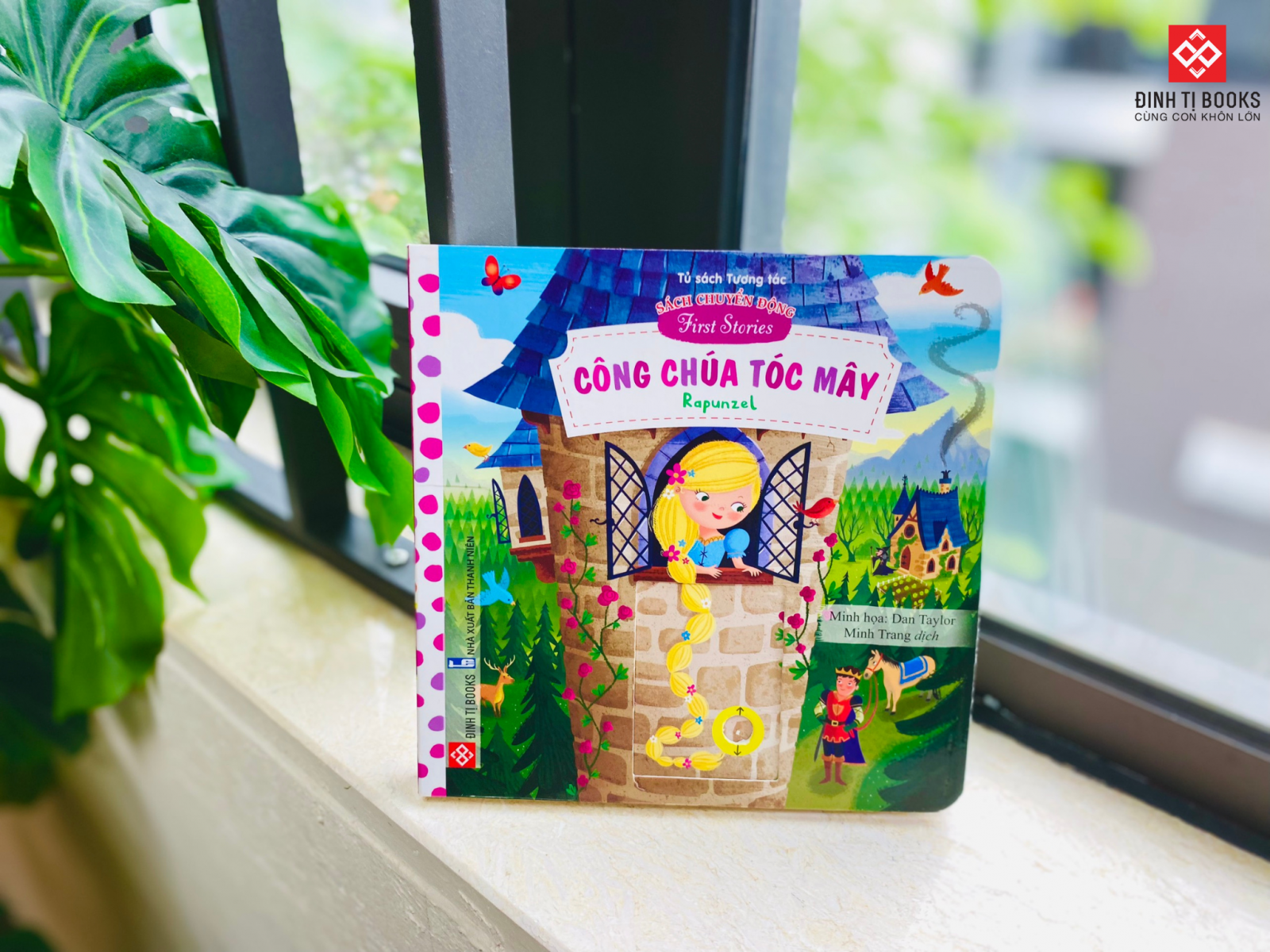 sách chuyển động - first stories - công chúa tóc mây - rapunzel - bìa cứng - Ảnh 3