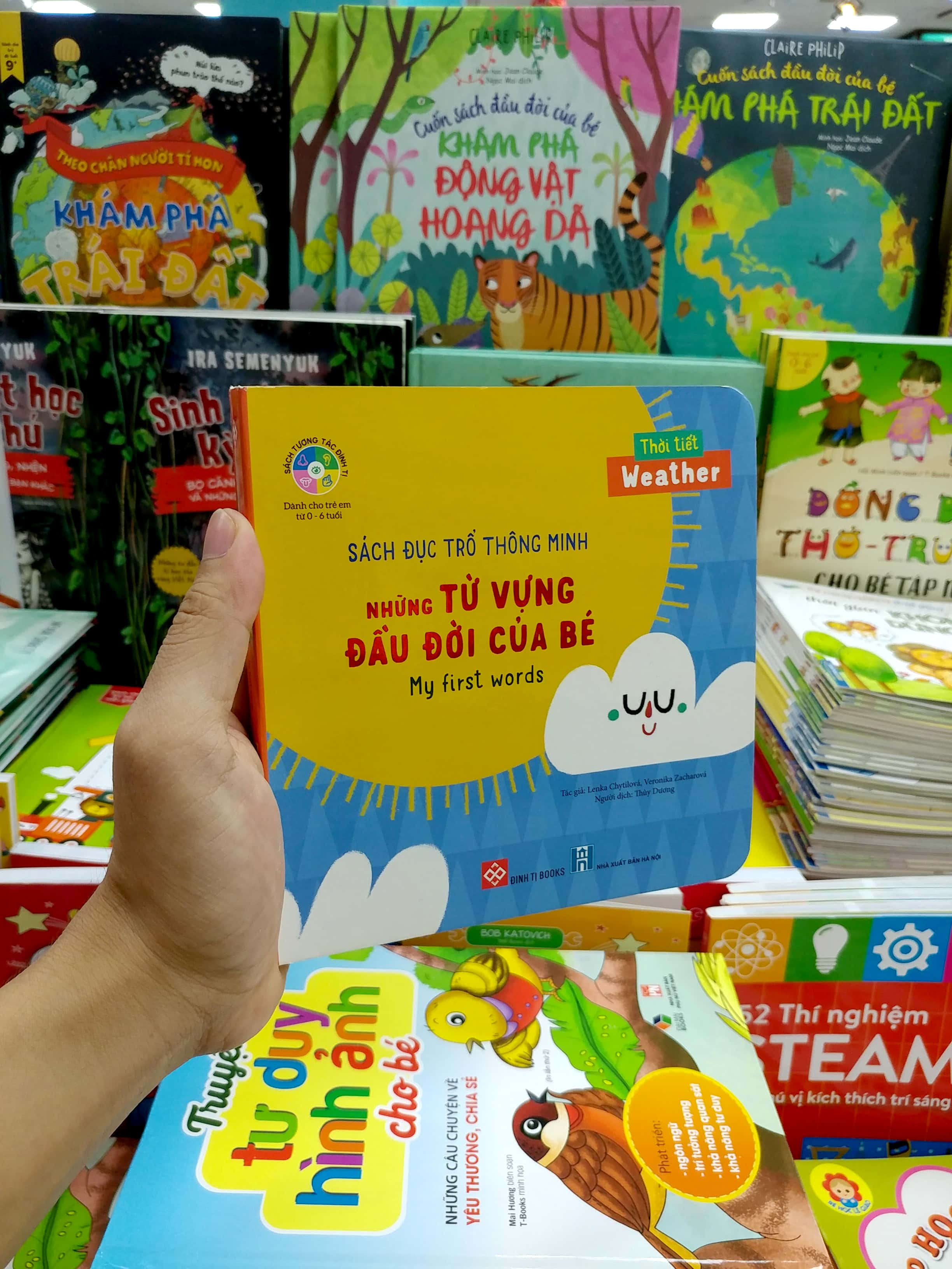 sách đục trổ thông minh - những từ vựng đầu đời của bé - my first words - thời tiết - weather - Ảnh 7