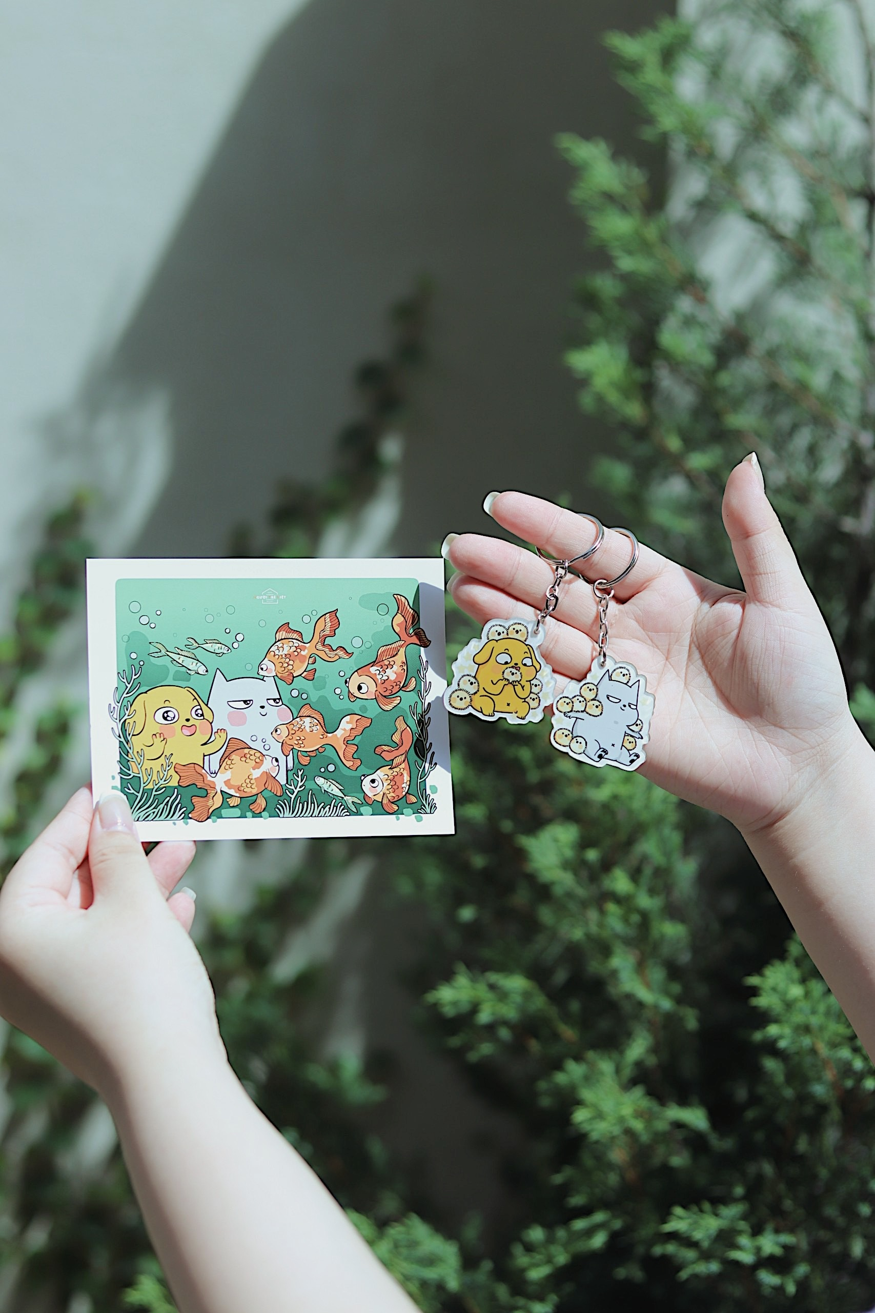 sách tô màu - vàng xám và những ngày xanh - bản đặc biệt - tặng kèm sticker + postcard + móc khóa ngẫu nhiên 1 trong 2 mẫu - Ảnh 6