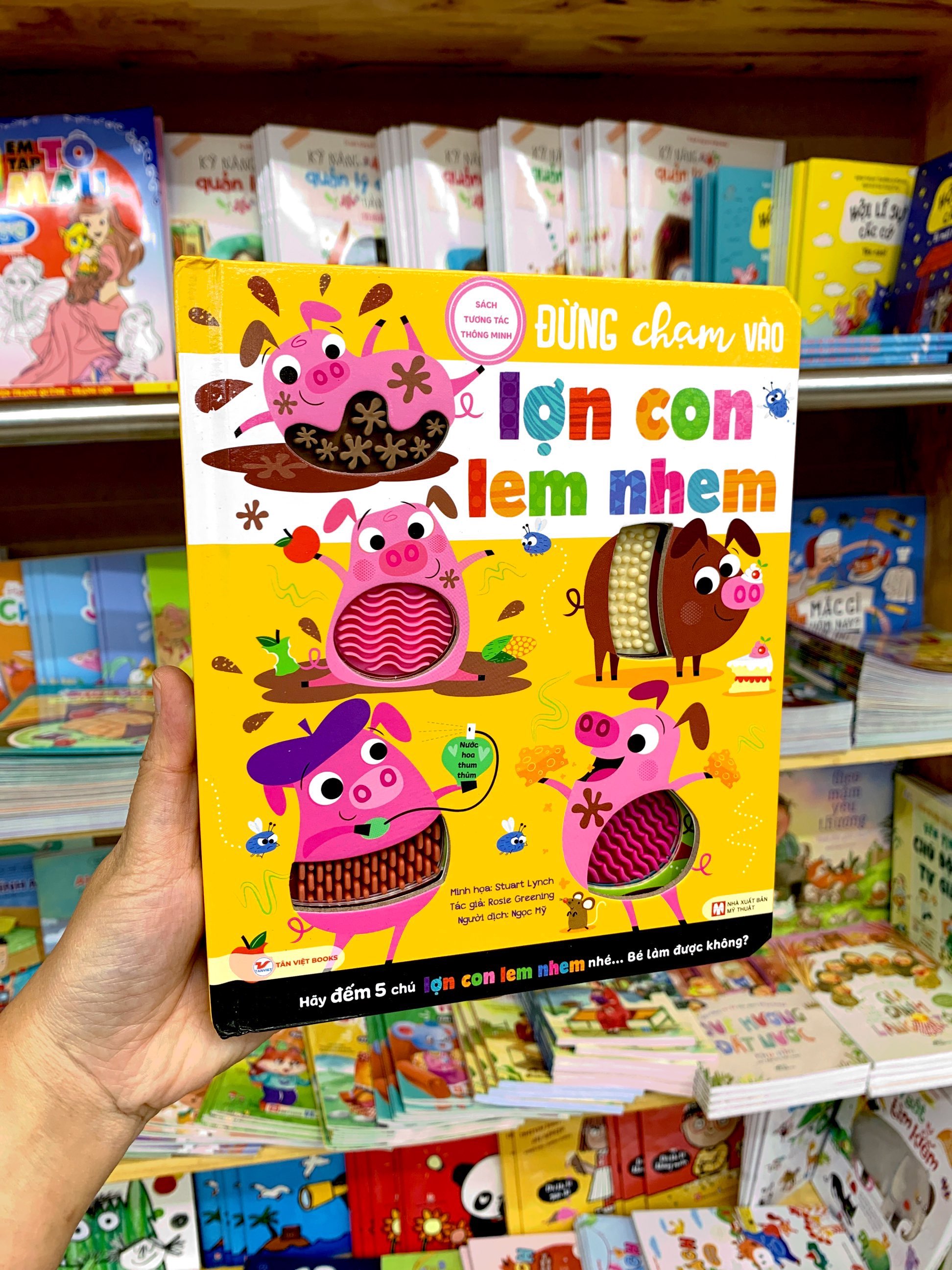 sách tương tác thông minh - đừng chạm vào lợn con lem nhem - Ảnh 8