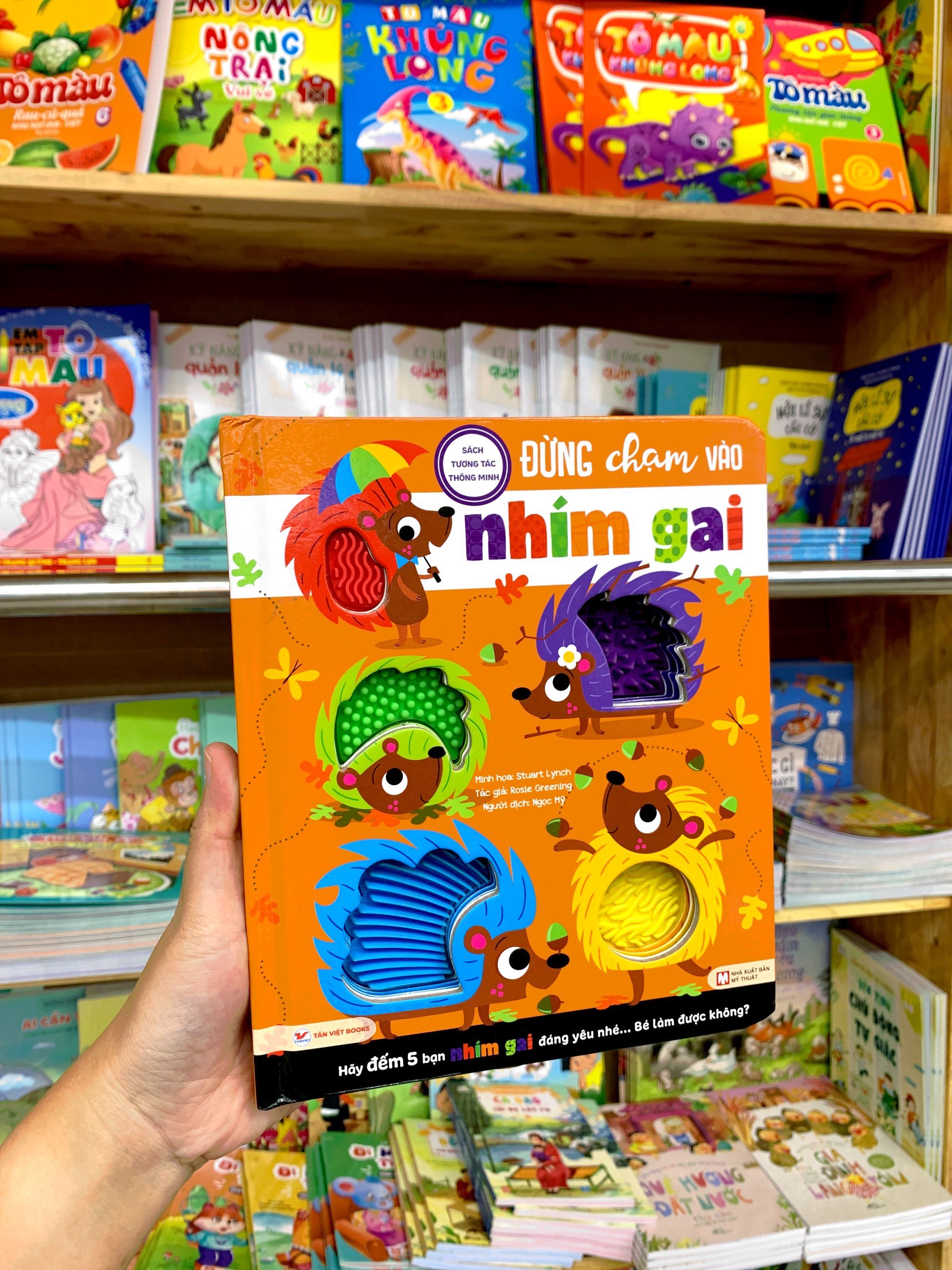 sách tương tác thông minh - đừng chạm vào nhím gai - Ảnh 8