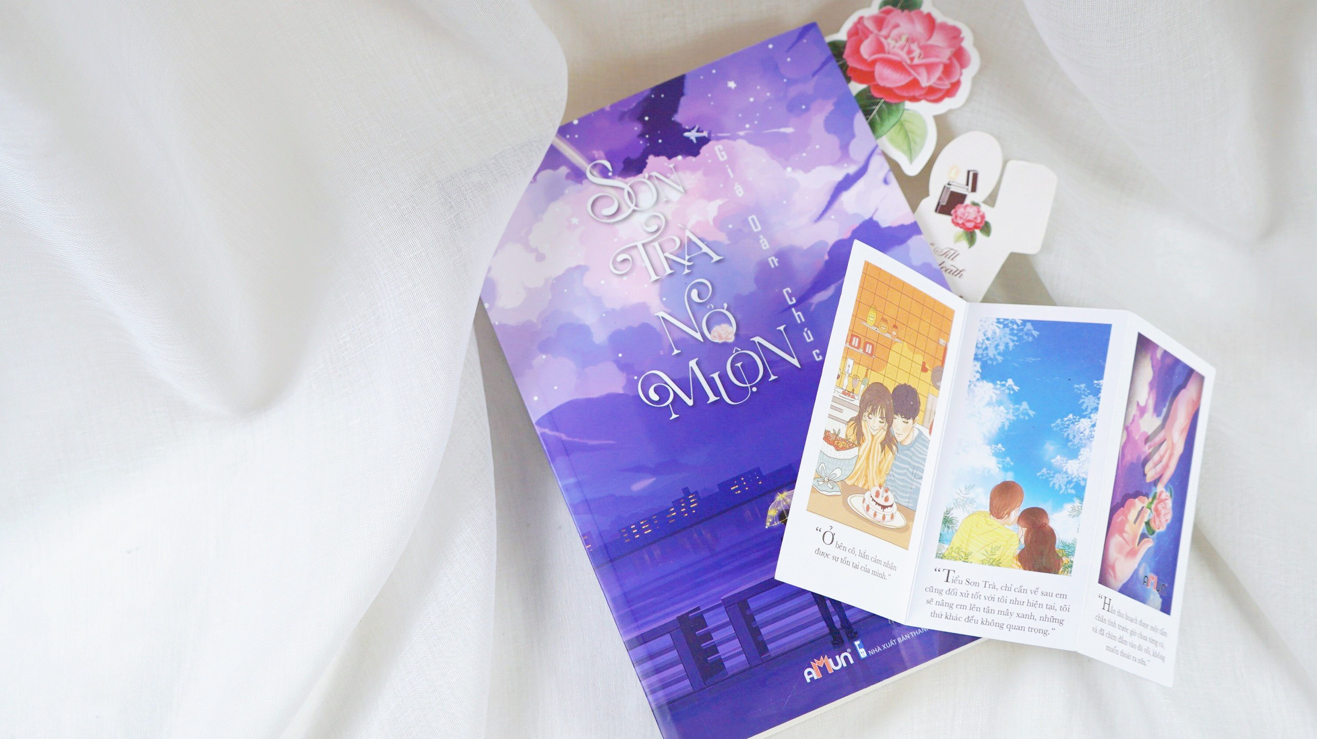 sơn trà nở muộn - tặng kèm 1 bookmark hoa sơn trà + 1 bookmark chiếc bật lửa + 1 postcard - Ảnh 10