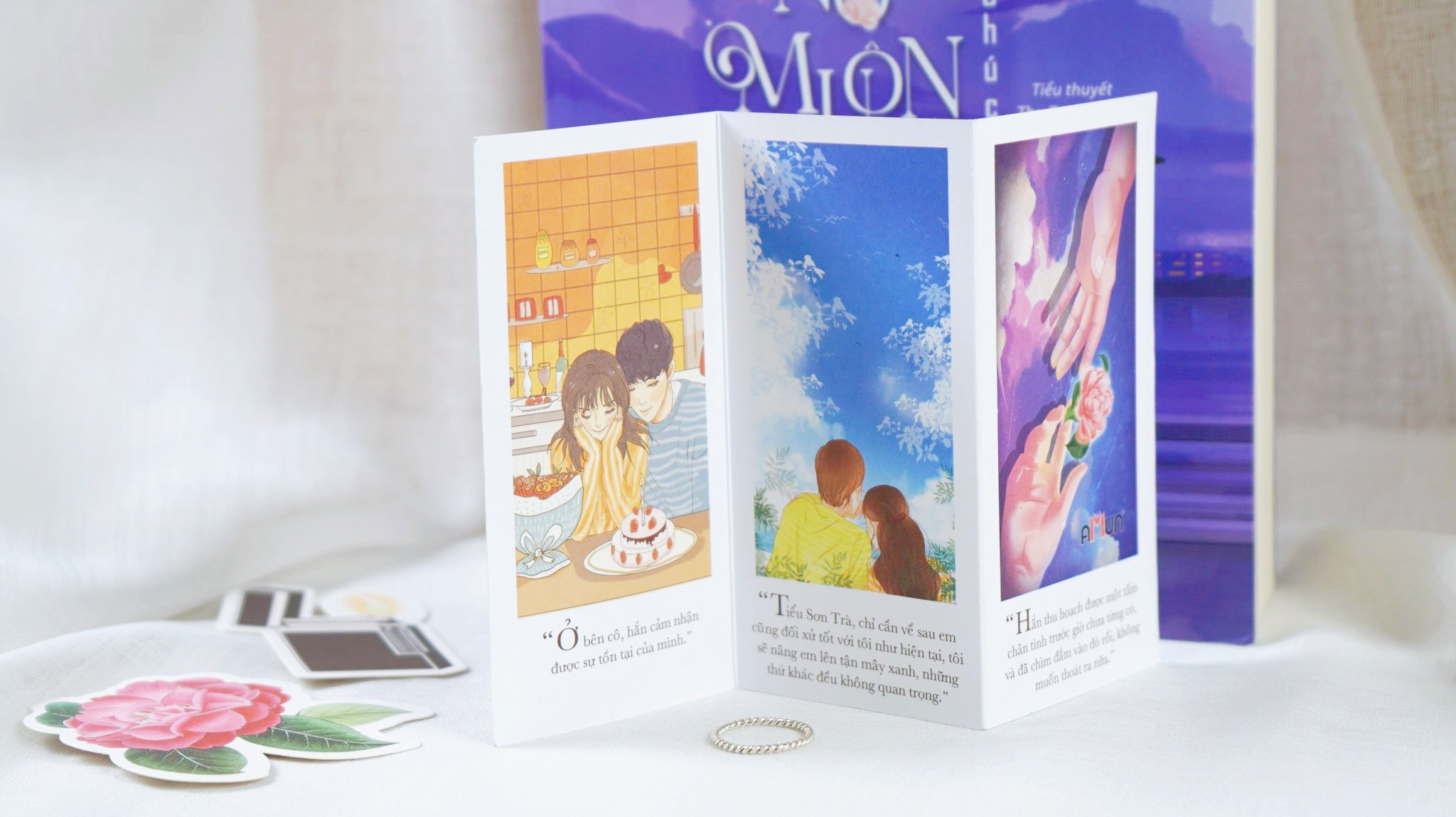 sơn trà nở muộn - tặng kèm 1 bookmark hoa sơn trà + 1 bookmark chiếc bật lửa + 1 postcard - Ảnh 15