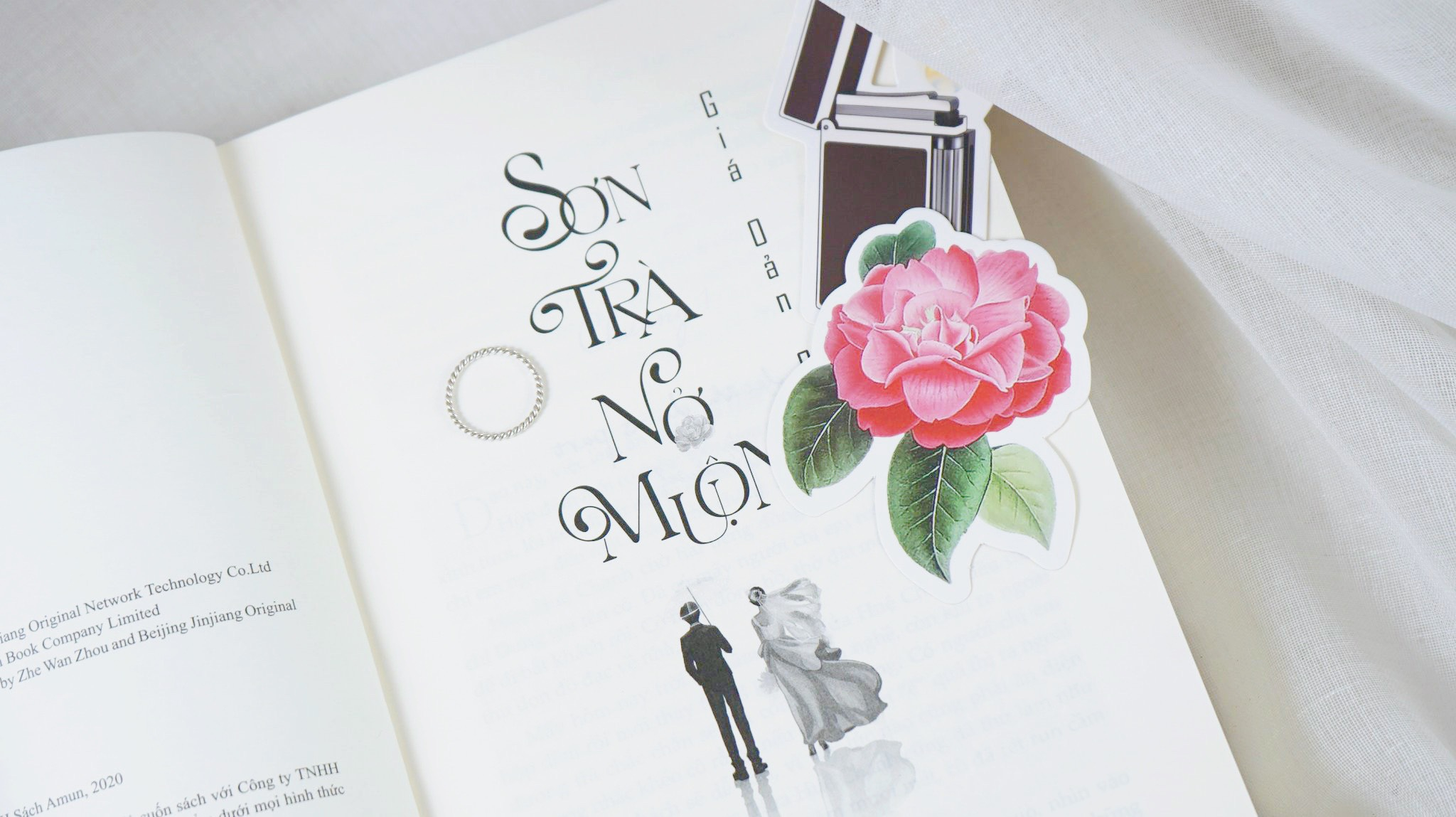 sơn trà nở muộn - tặng kèm 1 bookmark hoa sơn trà + 1 bookmark chiếc bật lửa + 1 postcard - Ảnh 19
