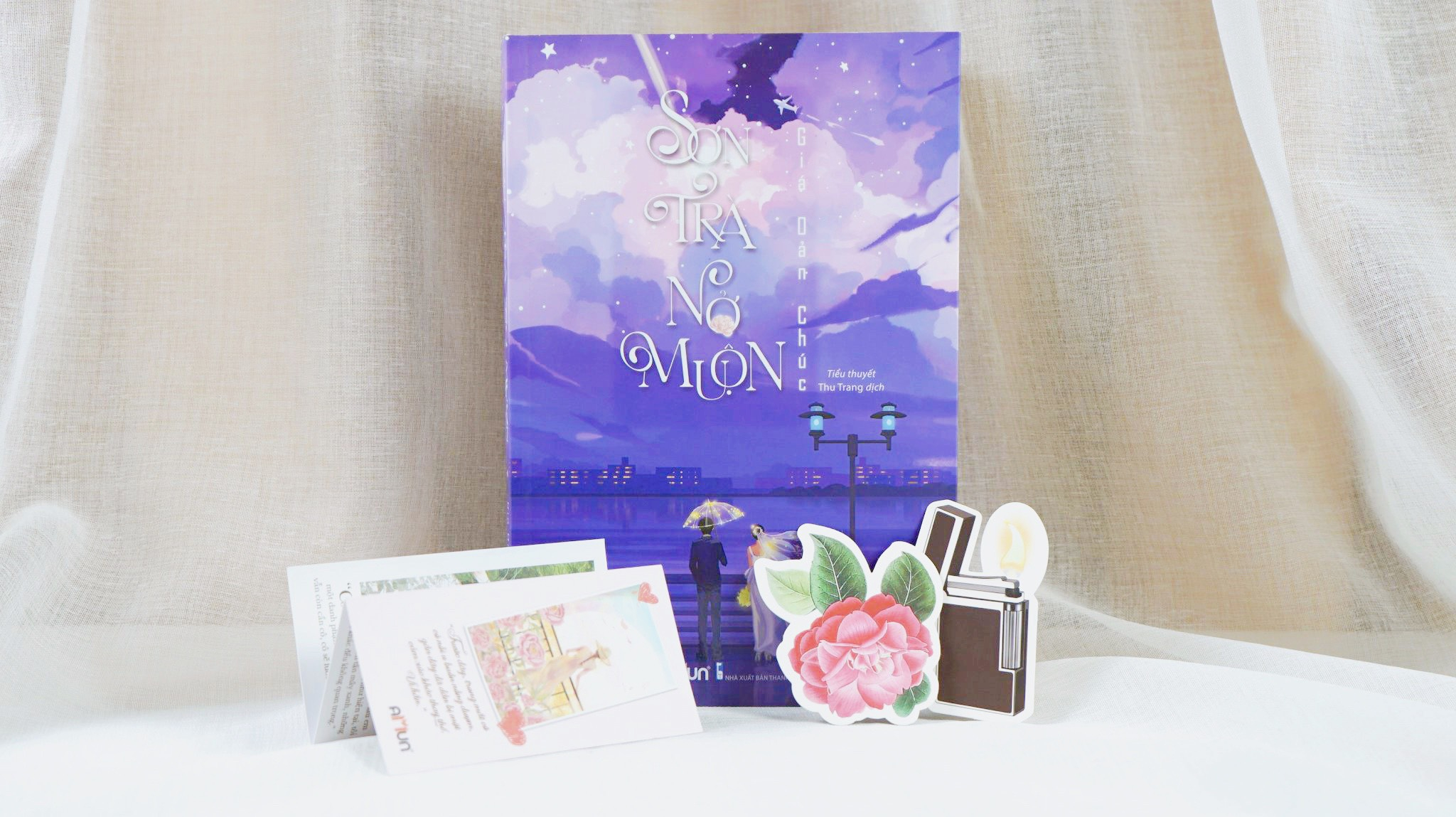 sơn trà nở muộn - tặng kèm 1 bookmark hoa sơn trà + 1 bookmark chiếc bật lửa + 1 postcard - Ảnh 20