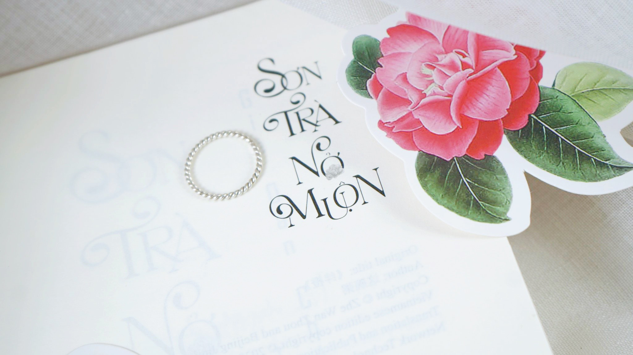 sơn trà nở muộn - tặng kèm 1 bookmark hoa sơn trà + 1 bookmark chiếc bật lửa + 1 postcard - Ảnh 22