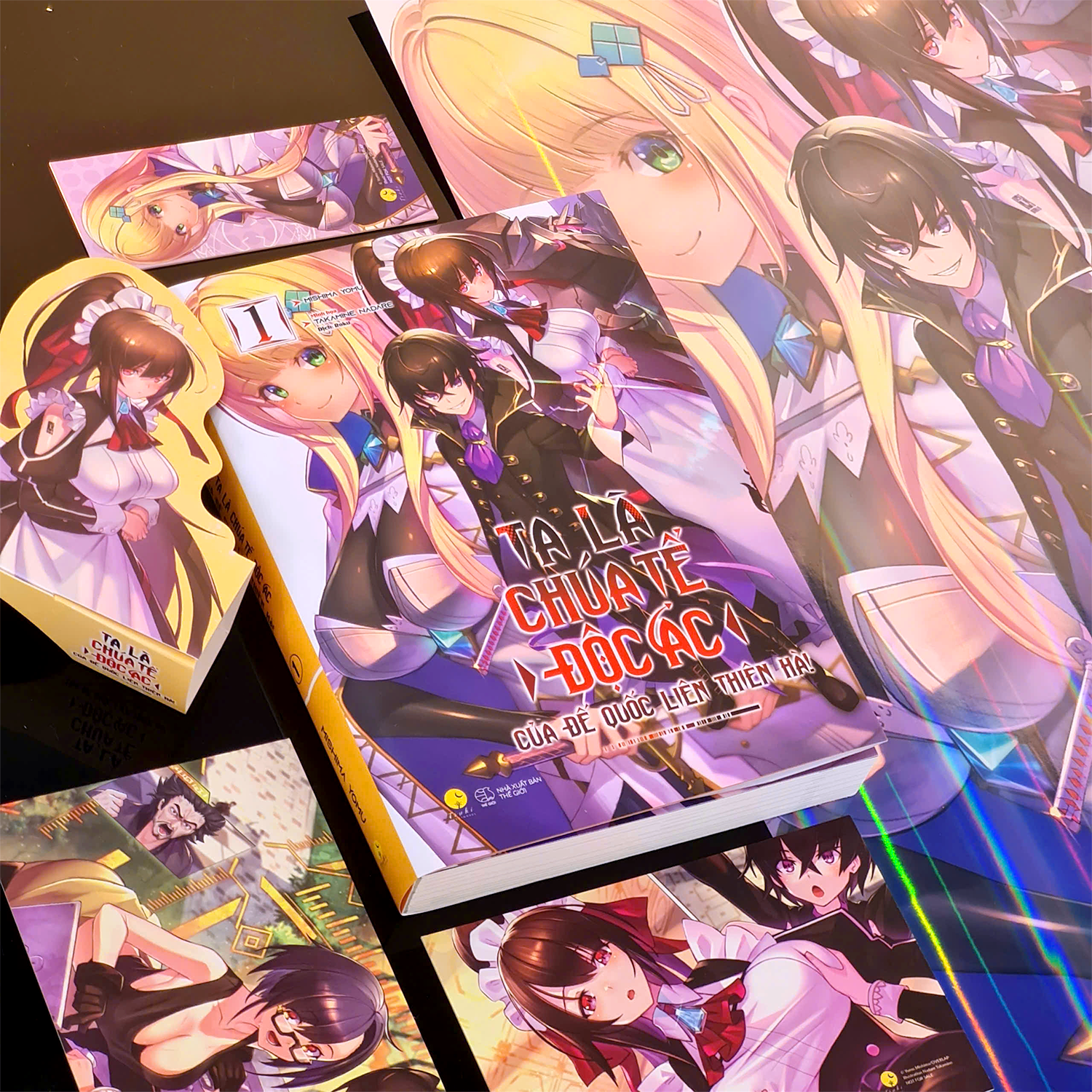 Ta Là Chúa Tể Độc Ác Của Đế Quốc Liên Thiên Hà - Tập 1 - Bản Đặc Biệt - Tặng Kèm 1 Bookmark Bồi Cứng + 2 Postcard Bồi Cứng + 1 Popup Ivory + 1 Poster Hologram - Ảnh 5