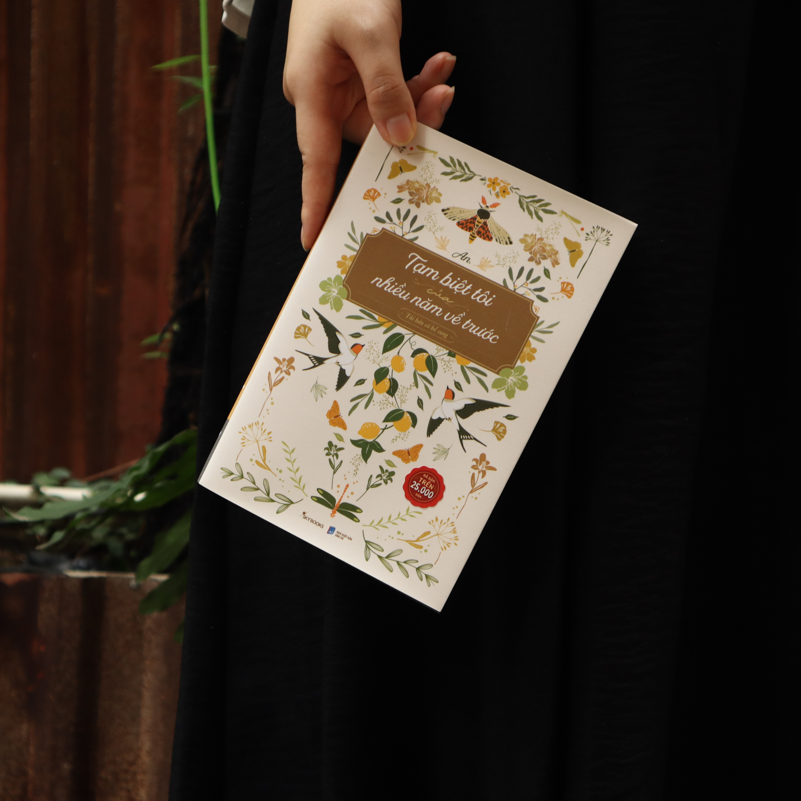 Tạm Biệt Tôi Của Nhiều Năm Về Trước (Tái Bản 2026) - Bản Đặc Biệt - Tặng Kèm Bookmark + Thiệp Thư Cảm Ơn + Sticker - Ảnh 8