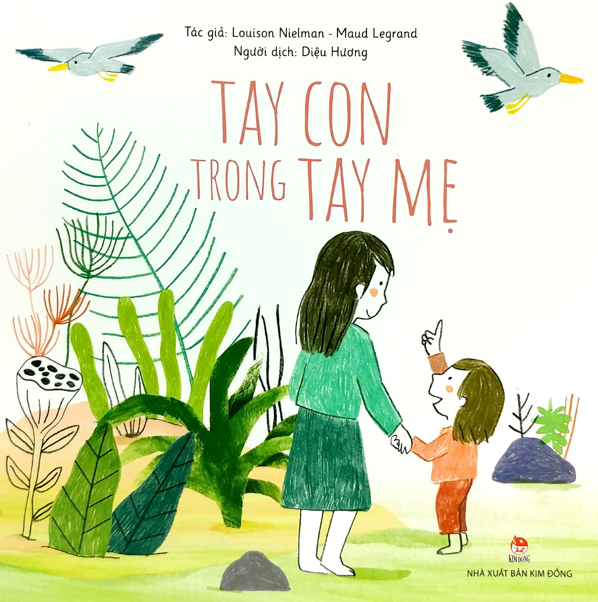 tay con trong tay mẹ - Ảnh 2